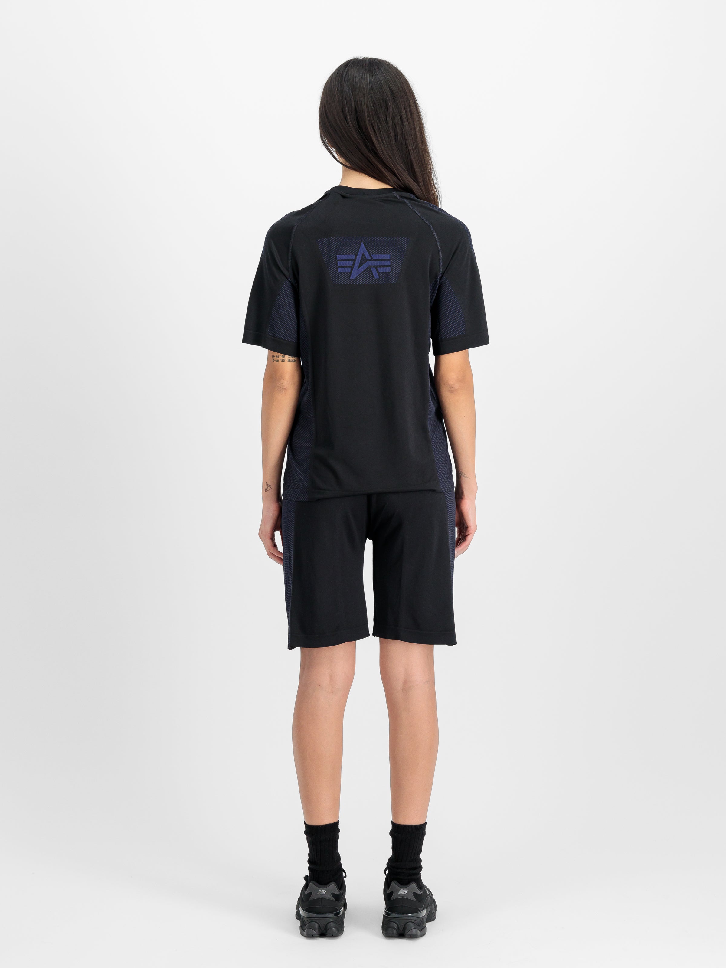 Seamless T-Shirt