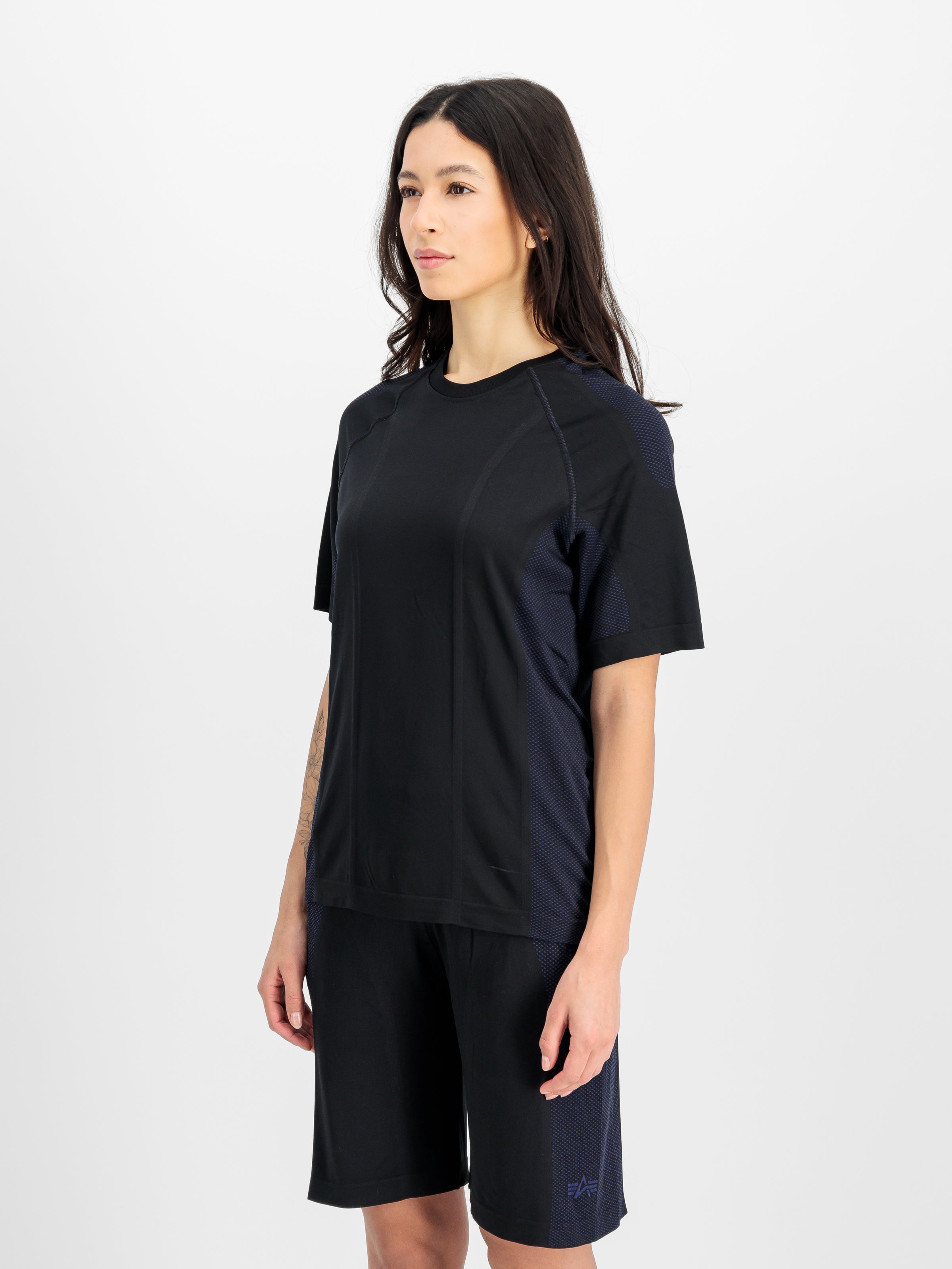 Seamless T-Shirt