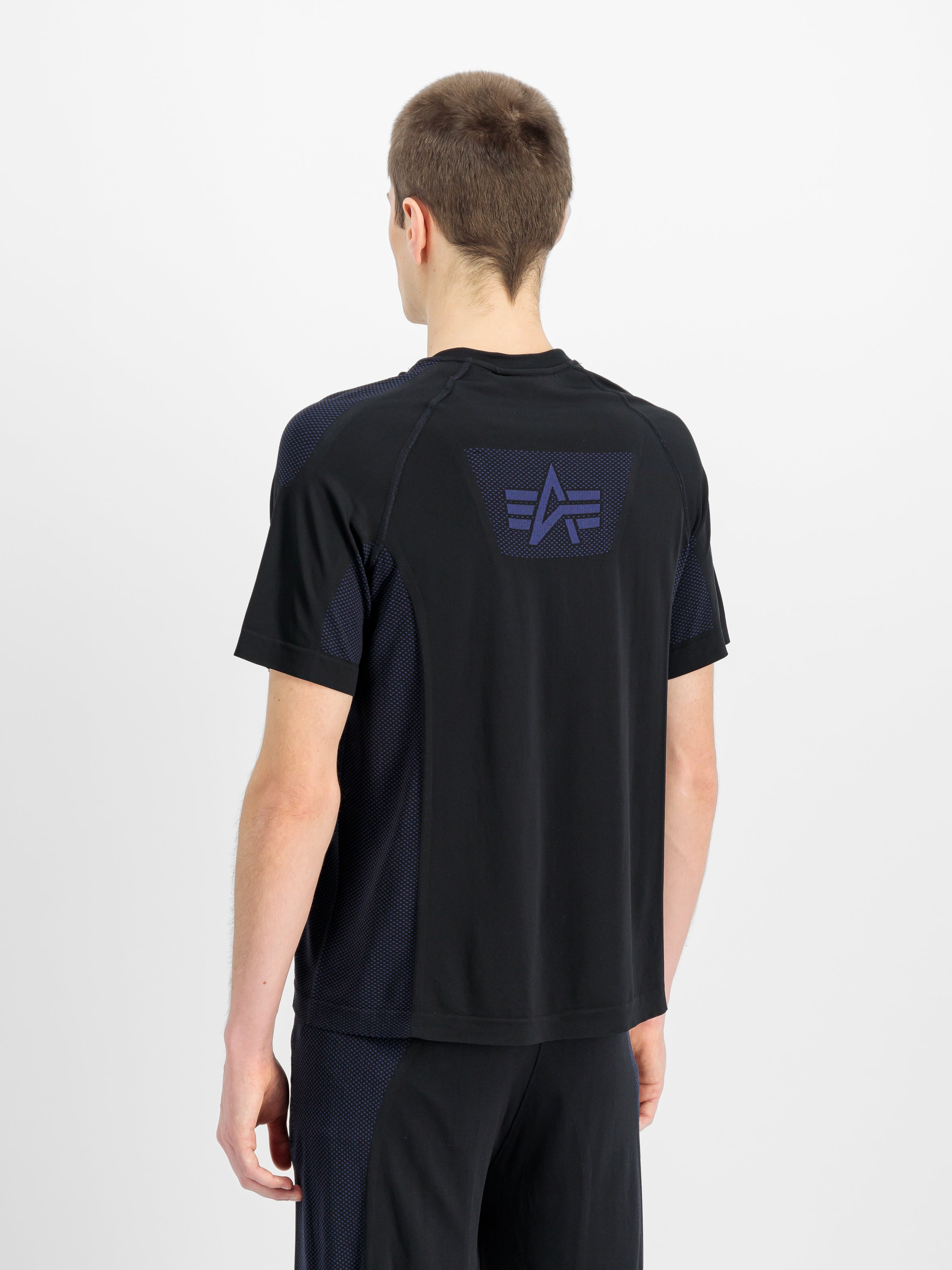 Seamless T-Shirt