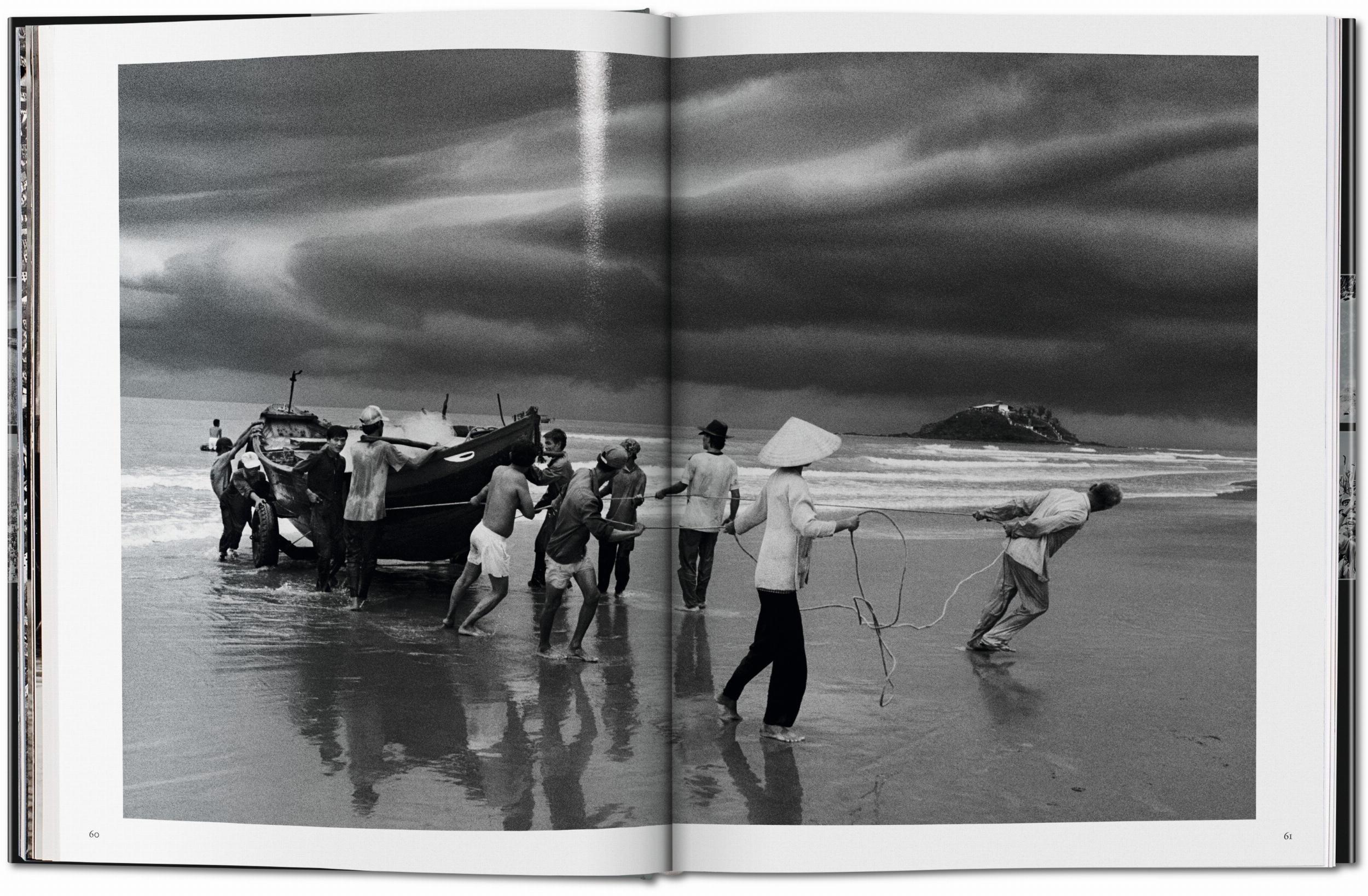 Taschen-Sebastião Salgado. Exodus (English)-Photography-Black-Deal-Outlet-by-ARCHIVIST