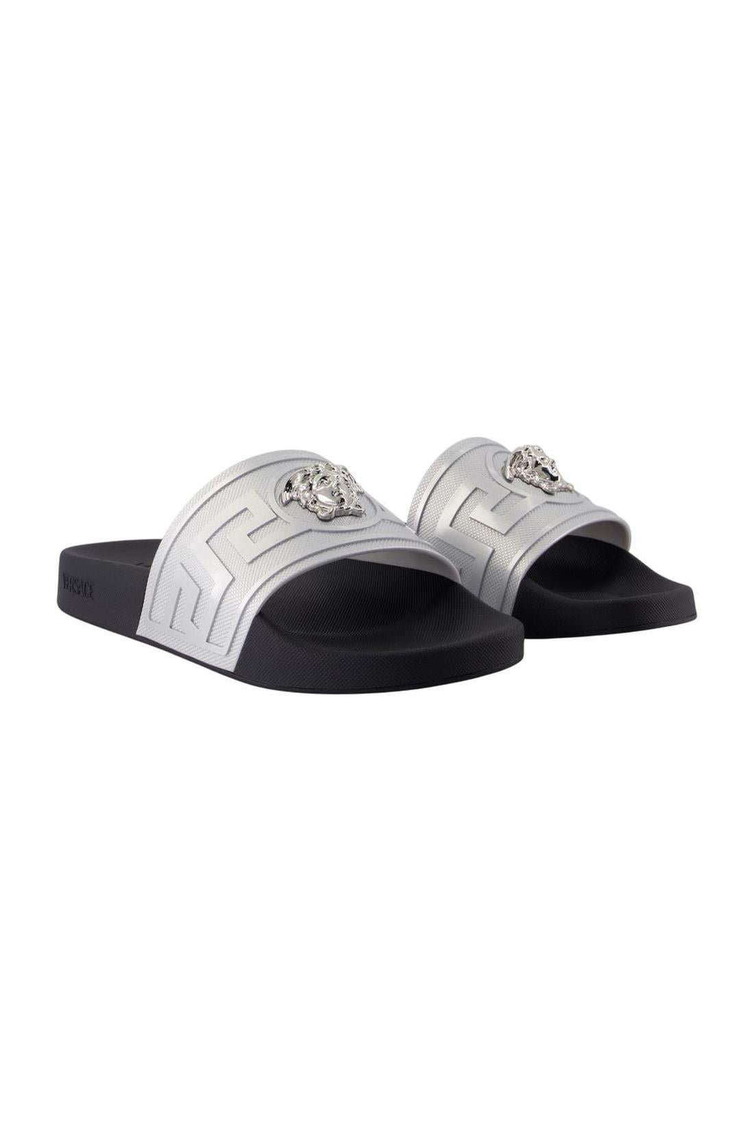 Versace-Sandalen - Versace - Kunstleder - Silber-schuhe / sandalen-Black-Deal-Outlet-by-ARCHIVIST