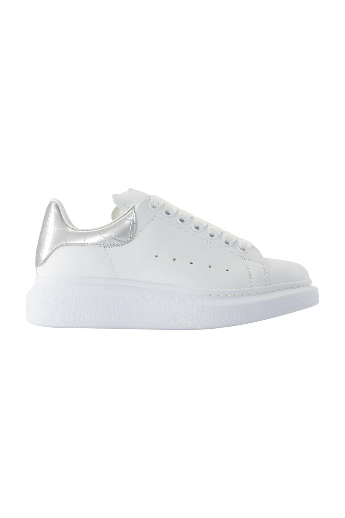 Alexander McQueen-Oversized Sneakers - Alexander Mcqueen - White - Leather-Sneaker-Black-Deal-Outlet-by-ARCHIVIST