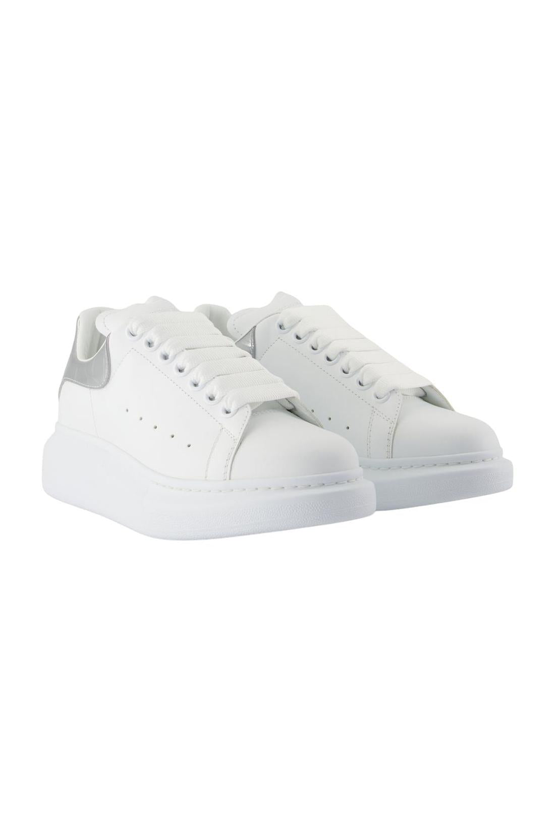 Alexander McQueen-Oversized Sneakers - Alexander Mcqueen - White - Leather-Sneaker-Black-Deal-Outlet-by-ARCHIVIST
