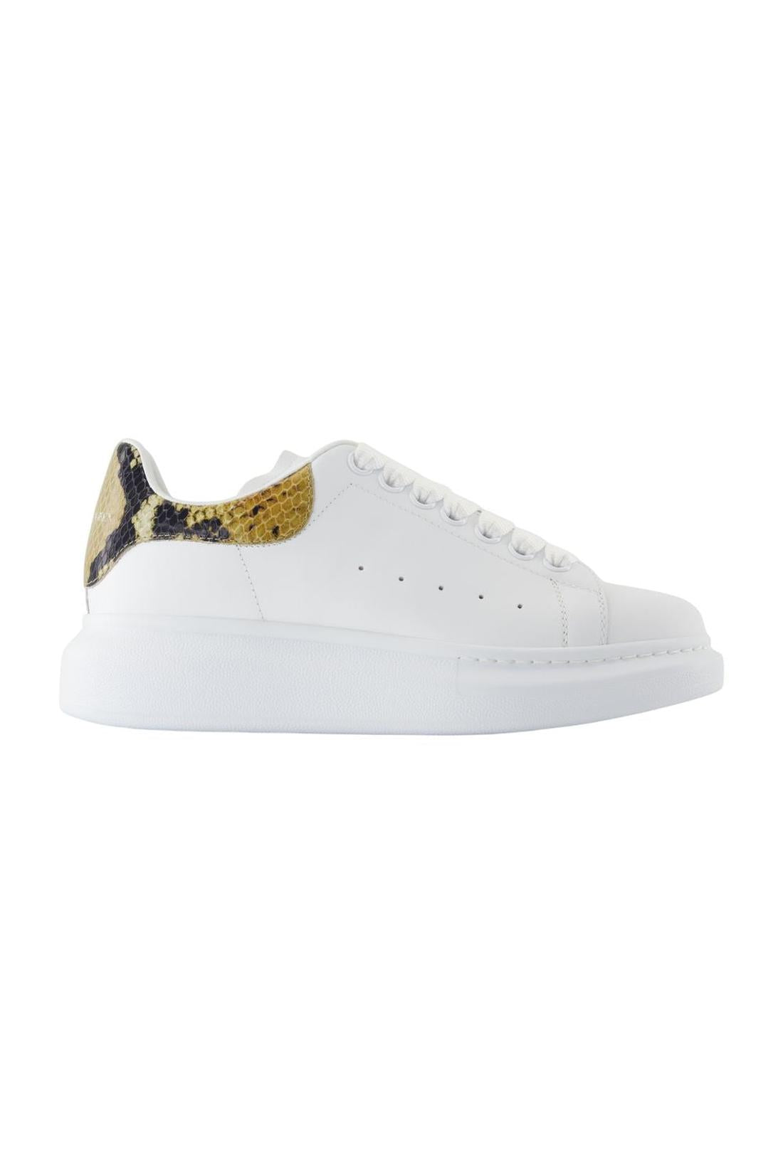 Alexander McQueen-Oversized Sneakers - Alexander Mcqueen - White - Leather-Sneaker-Black-Deal-Outlet-by-ARCHIVIST