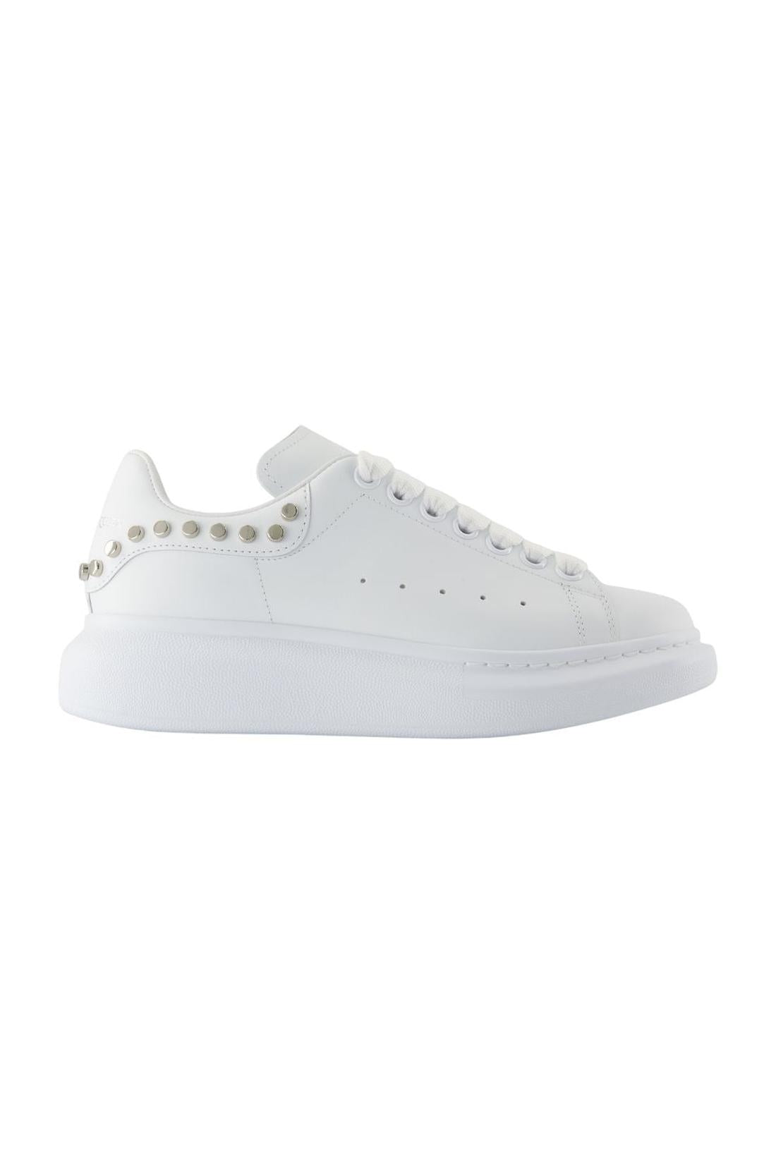Alexander McQueen-Oversized Sneakers - Alexander Mcqueen - White - Leather-Sneaker-Black-Deal-Outlet-by-ARCHIVIST