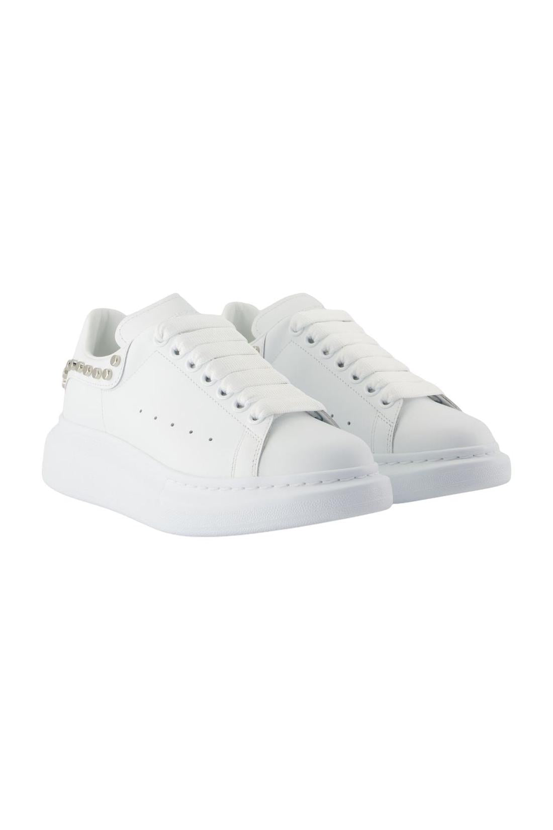 Alexander McQueen-Oversized Sneakers - Alexander Mcqueen - White - Leather-Sneaker-Black-Deal-Outlet-by-ARCHIVIST