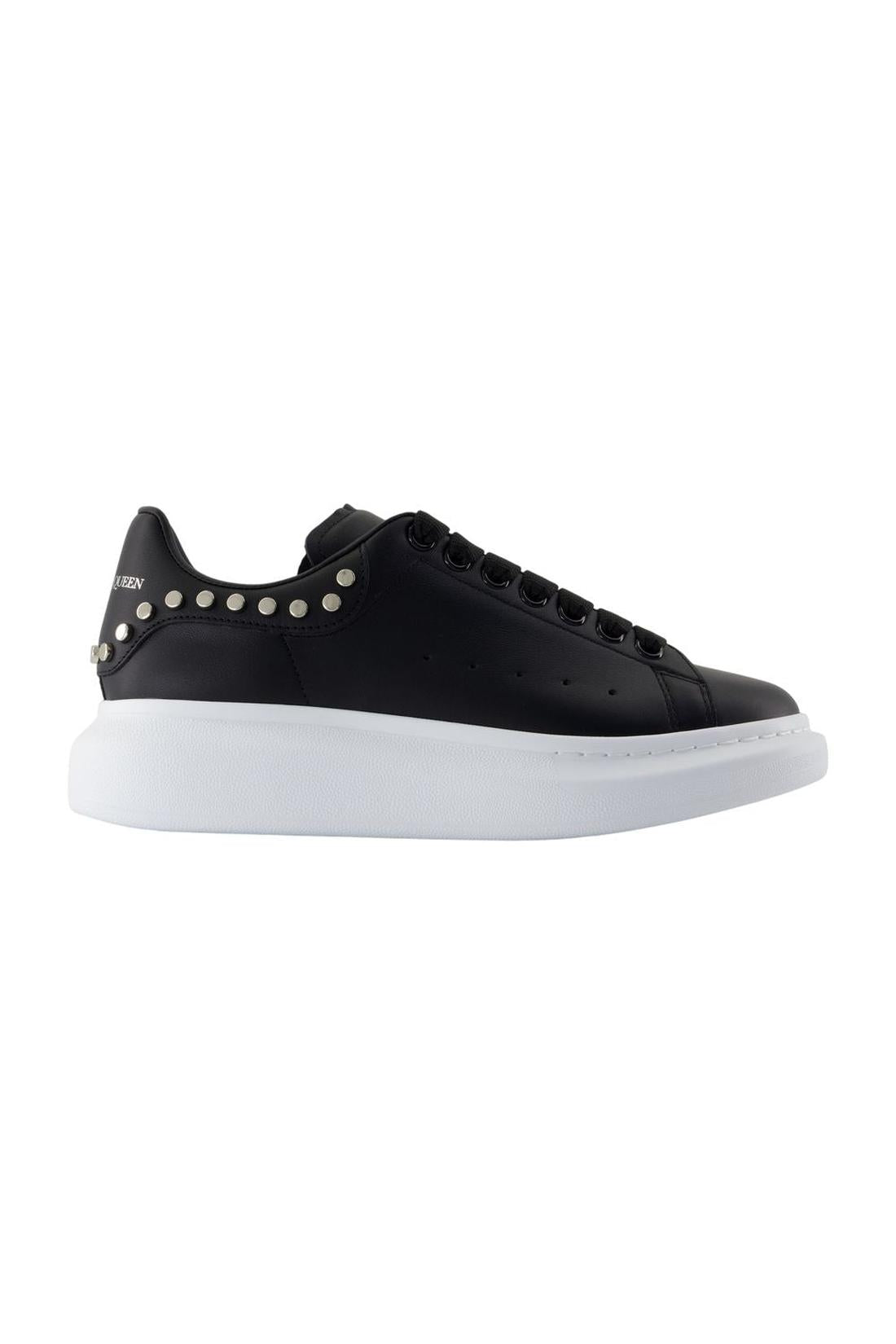 Alexander McQueen-Oversize Sneakers - Alexander McQueen - Leder - Schwarz-Sneaker-Black-Deal-Outlet-by-ARCHIVIST