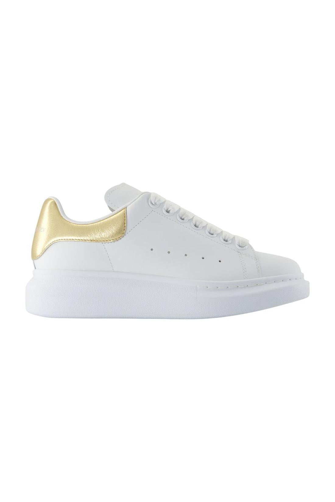 Alexander McQueen-Oversized Sneakers - Alexander Mcqueen - White - Leather-Sneaker-Black-Deal-Outlet-by-ARCHIVIST