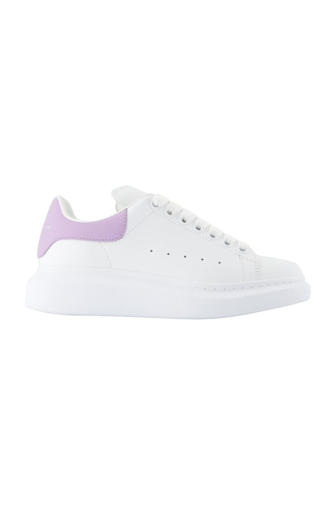 Alexander McQueen-Oversized Sneakers - Alexander Mcqueen - White - Leather-Sneaker-Black-Deal-Outlet-by-ARCHIVIST