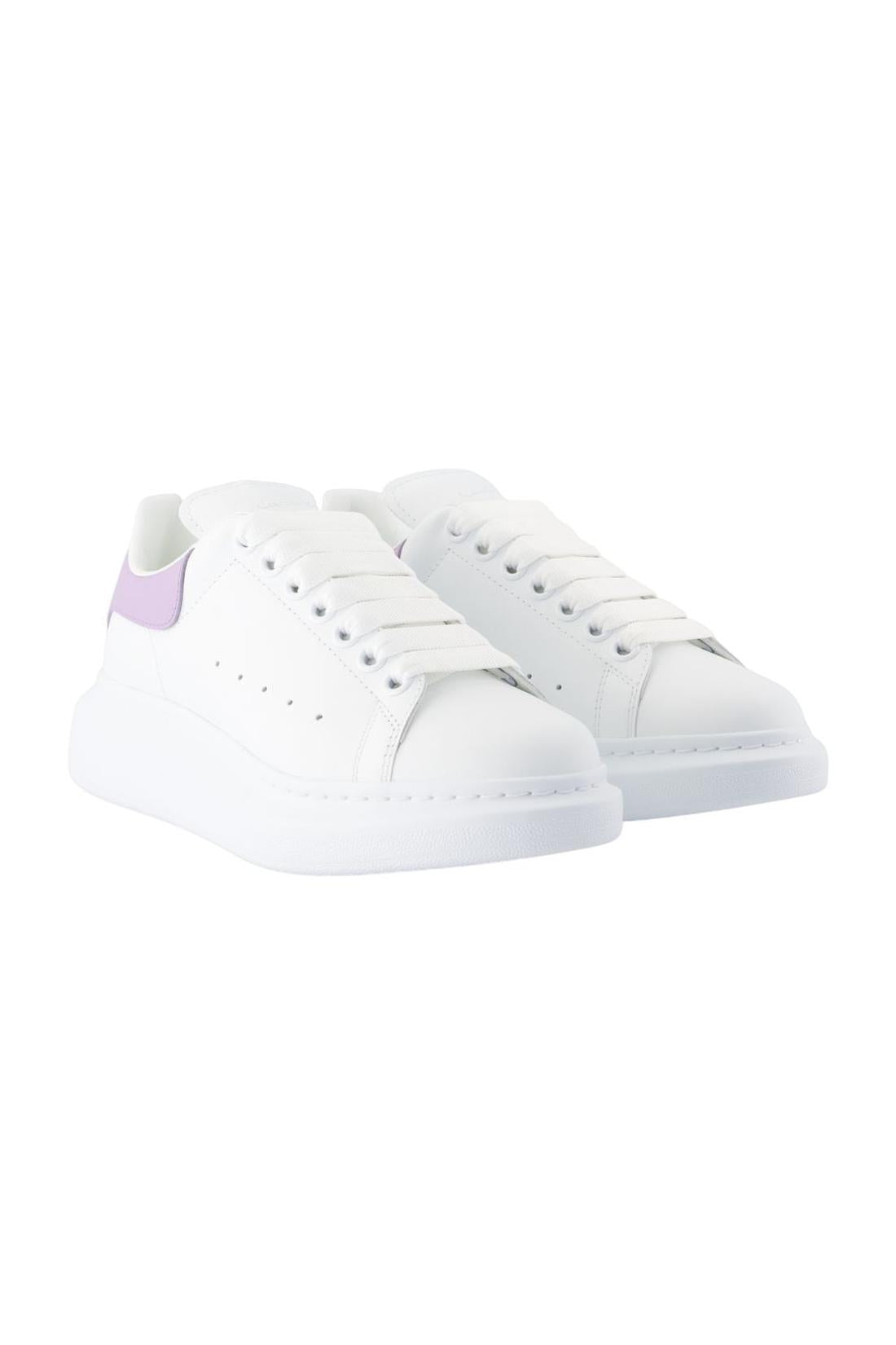 Alexander McQueen-Oversized Sneakers - Alexander Mcqueen - White - Leather-Sneaker-Black-Deal-Outlet-by-ARCHIVIST