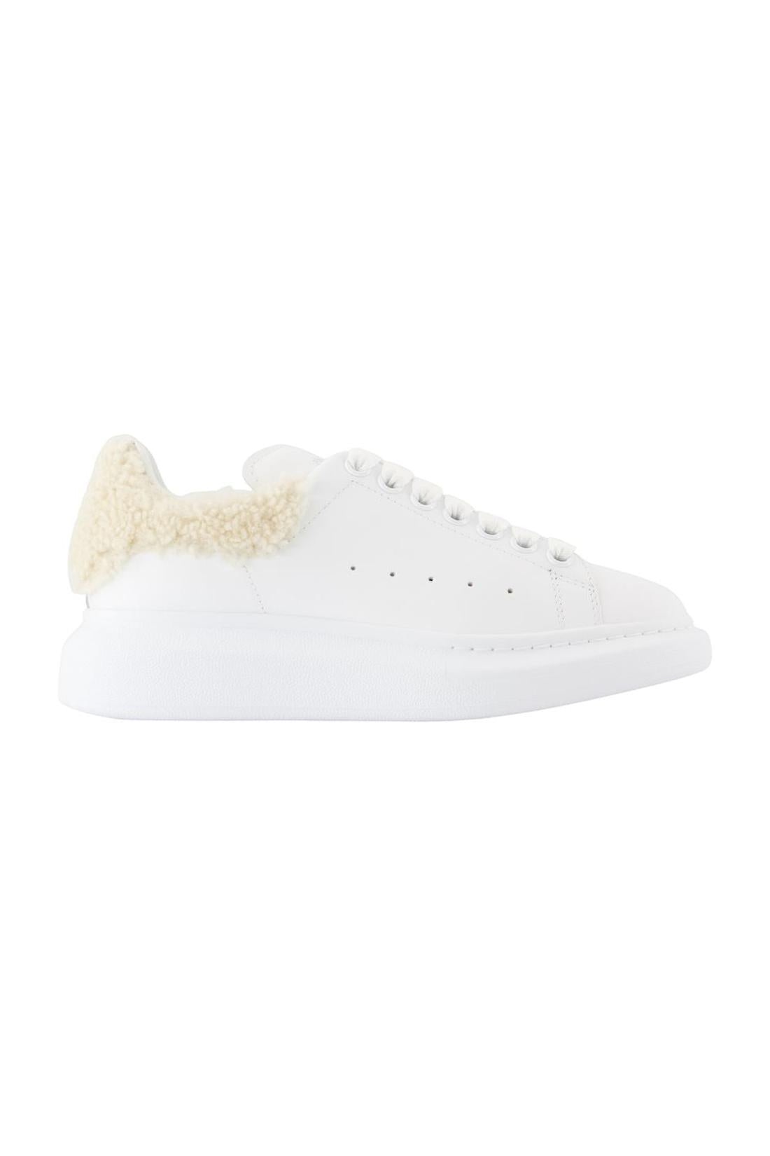 Alexander McQueen-Oversized Sneakers - Alexander Mcqueen - White - Leather-Sneaker-Black-Deal-Outlet-by-ARCHIVIST