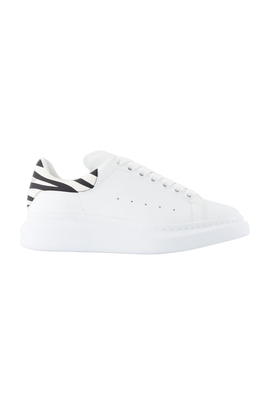 Alexander McQueen-Oversized Sneakers - Alexander Mcqueen - White - Leather-Sneaker-Black-Deal-Outlet-by-ARCHIVIST