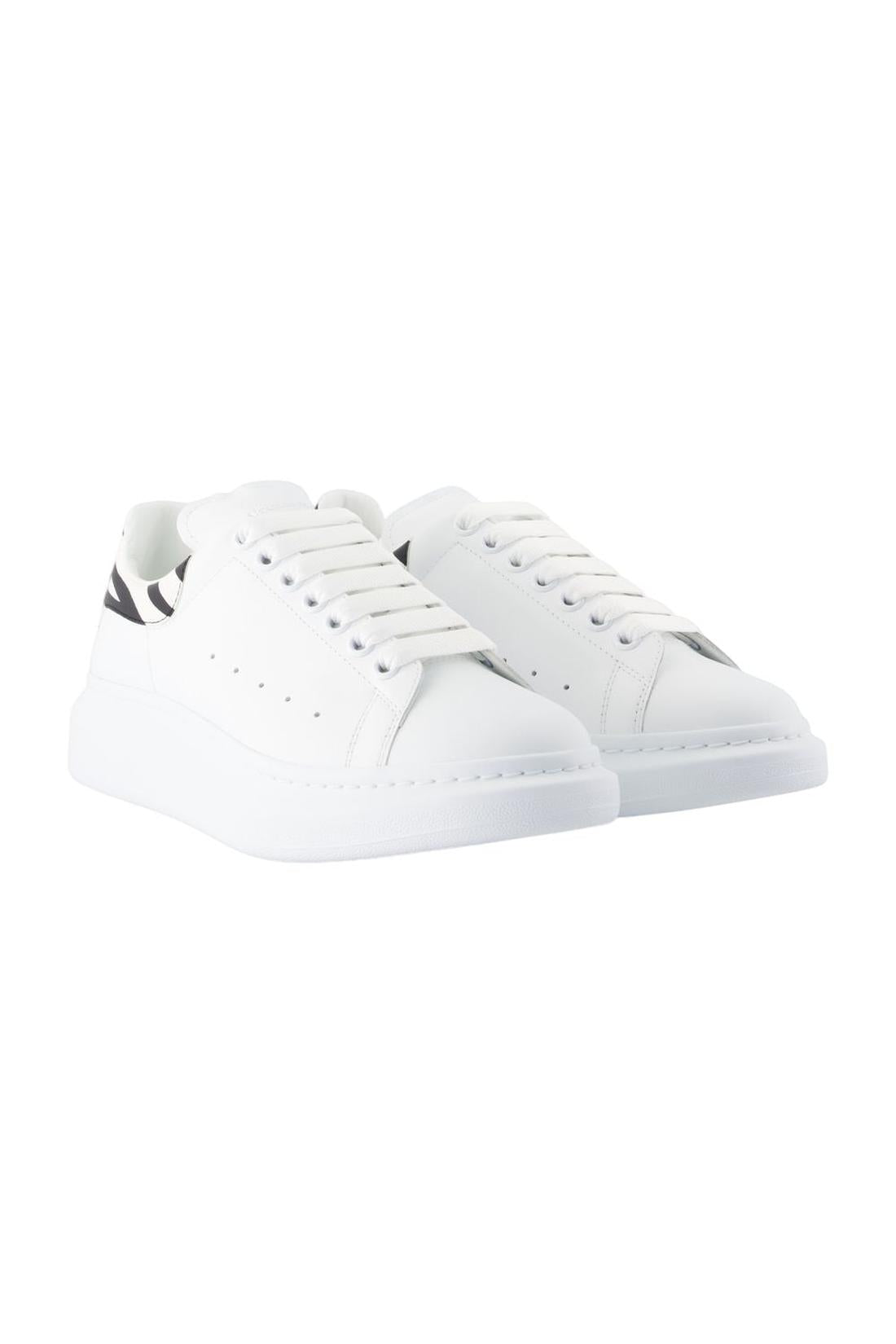 Alexander McQueen-Oversized Sneakers - Alexander Mcqueen - White - Leather-Sneaker-Black-Deal-Outlet-by-ARCHIVIST
