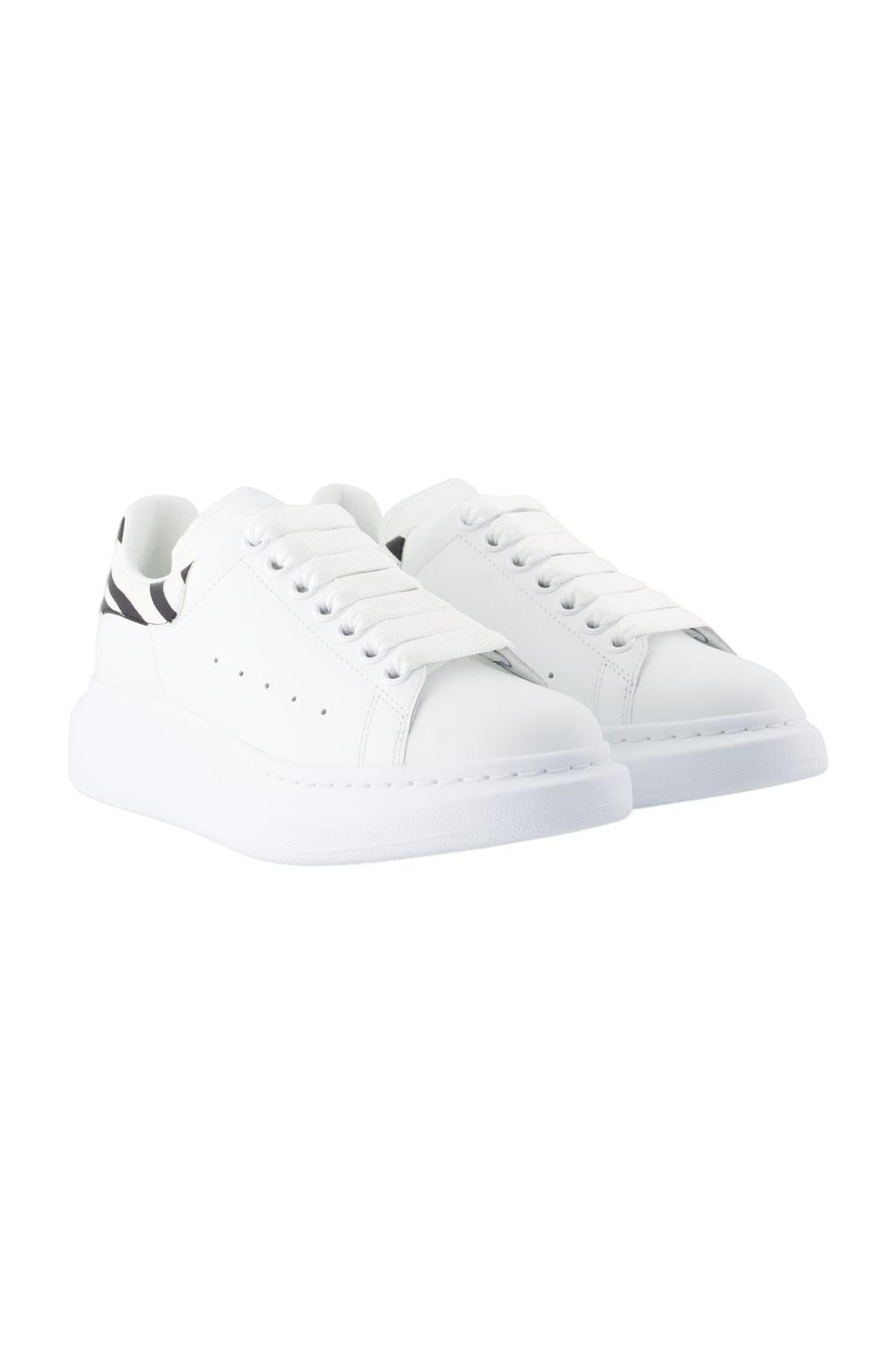 Alexander McQueen-Oversized Sneakers - Alexander Mcqueen - White - Leather-Sneaker-Black-Deal-Outlet-by-ARCHIVIST