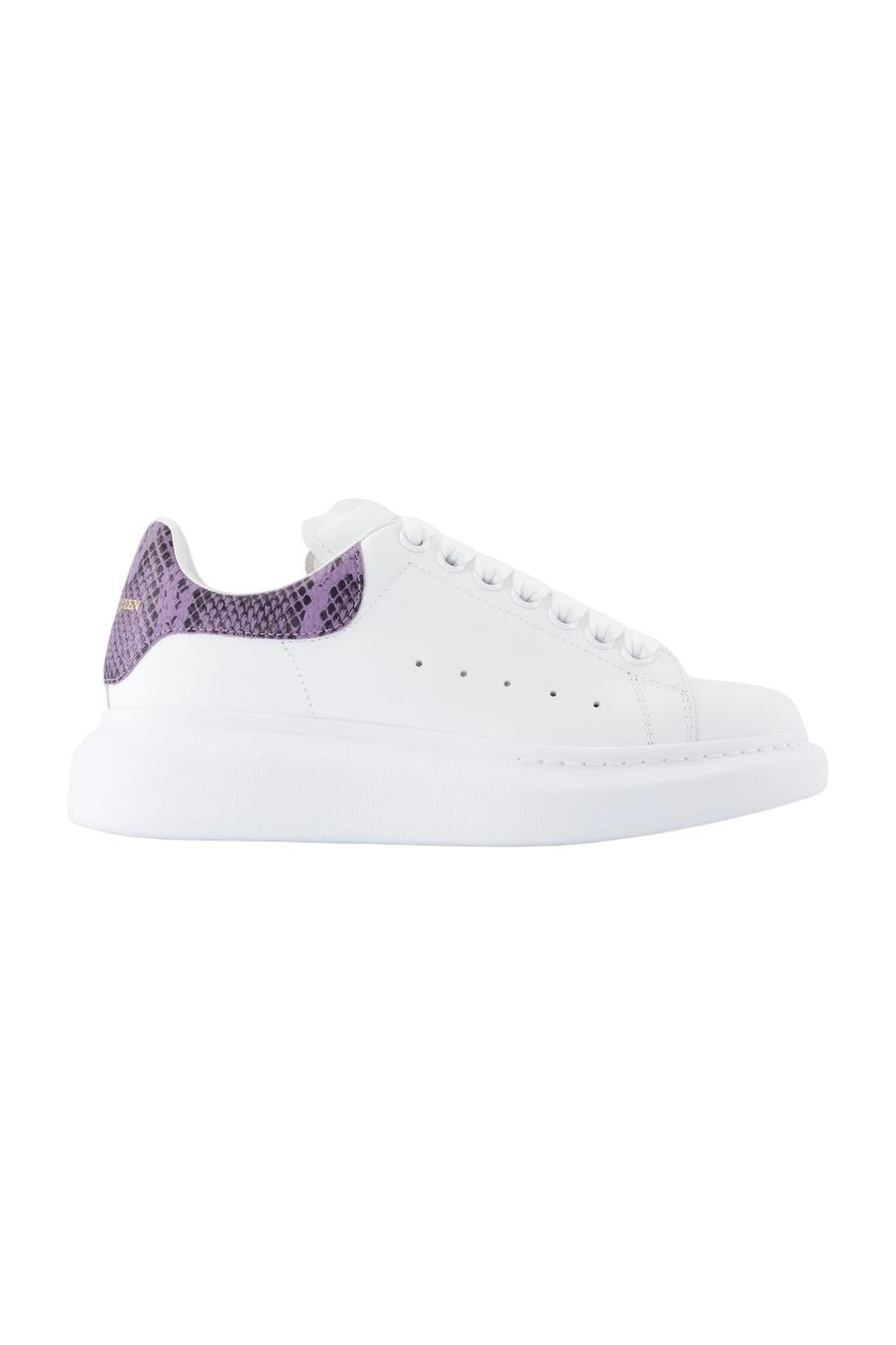 Alexander McQueen-Oversized Sneakers - Alexander Mcqueen - White - Leather-Sneaker-Black-Deal-Outlet-by-ARCHIVIST