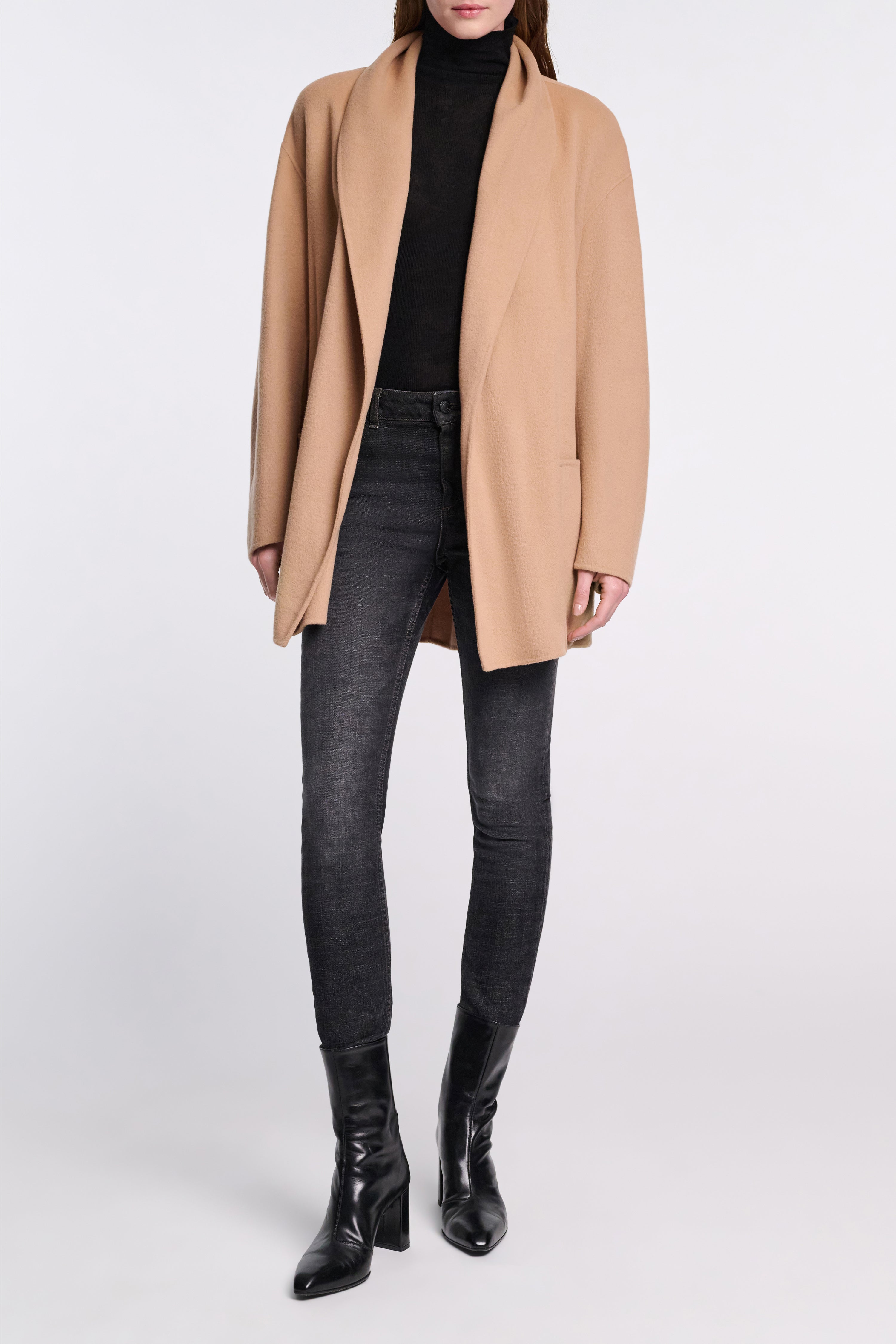 SOFT SILHOUETTES coat