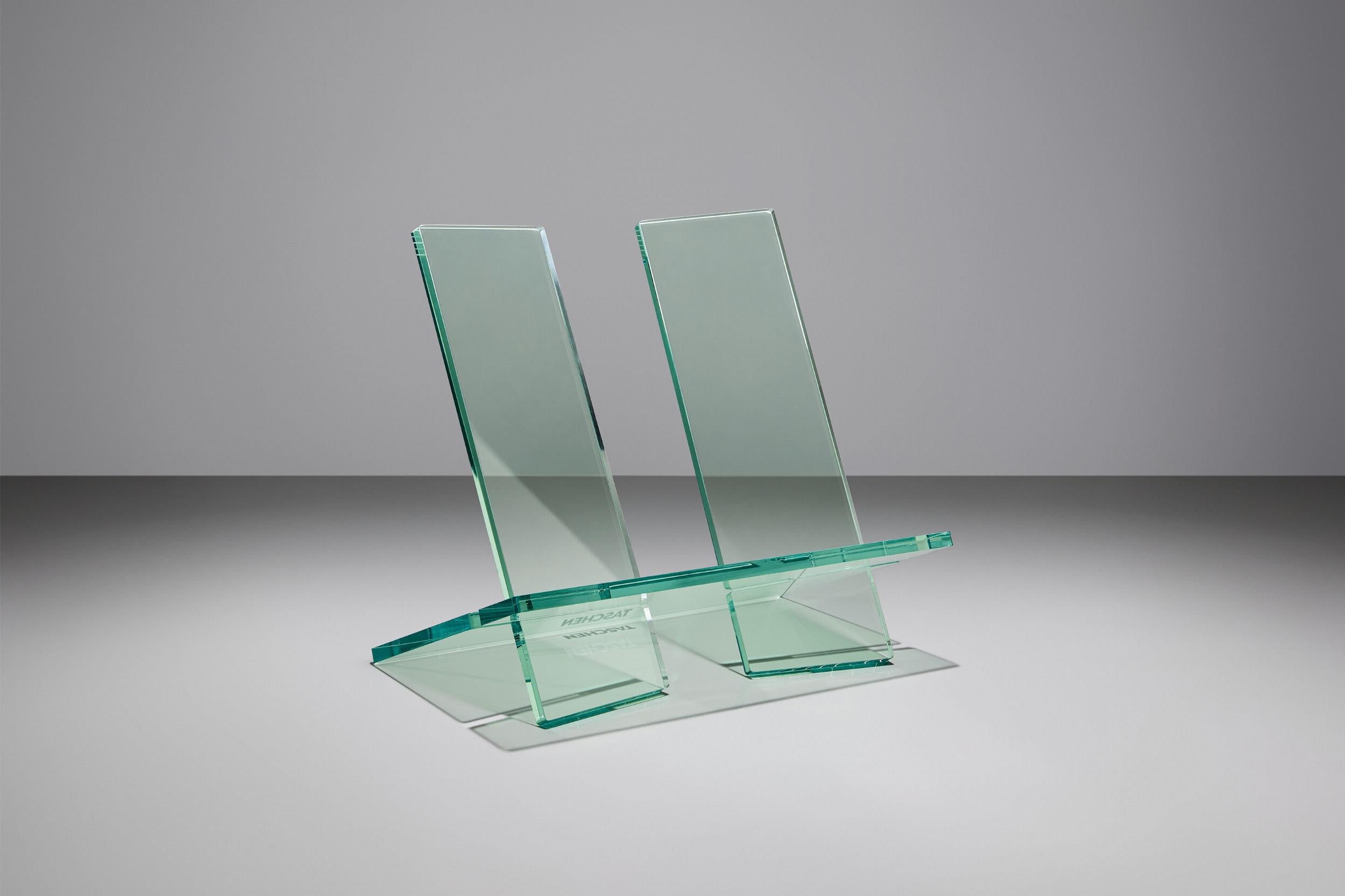 Taschen-Bookstand. Medium. Crystal Green-Art-Black-Deal-Outlet-by-ARCHIVIST