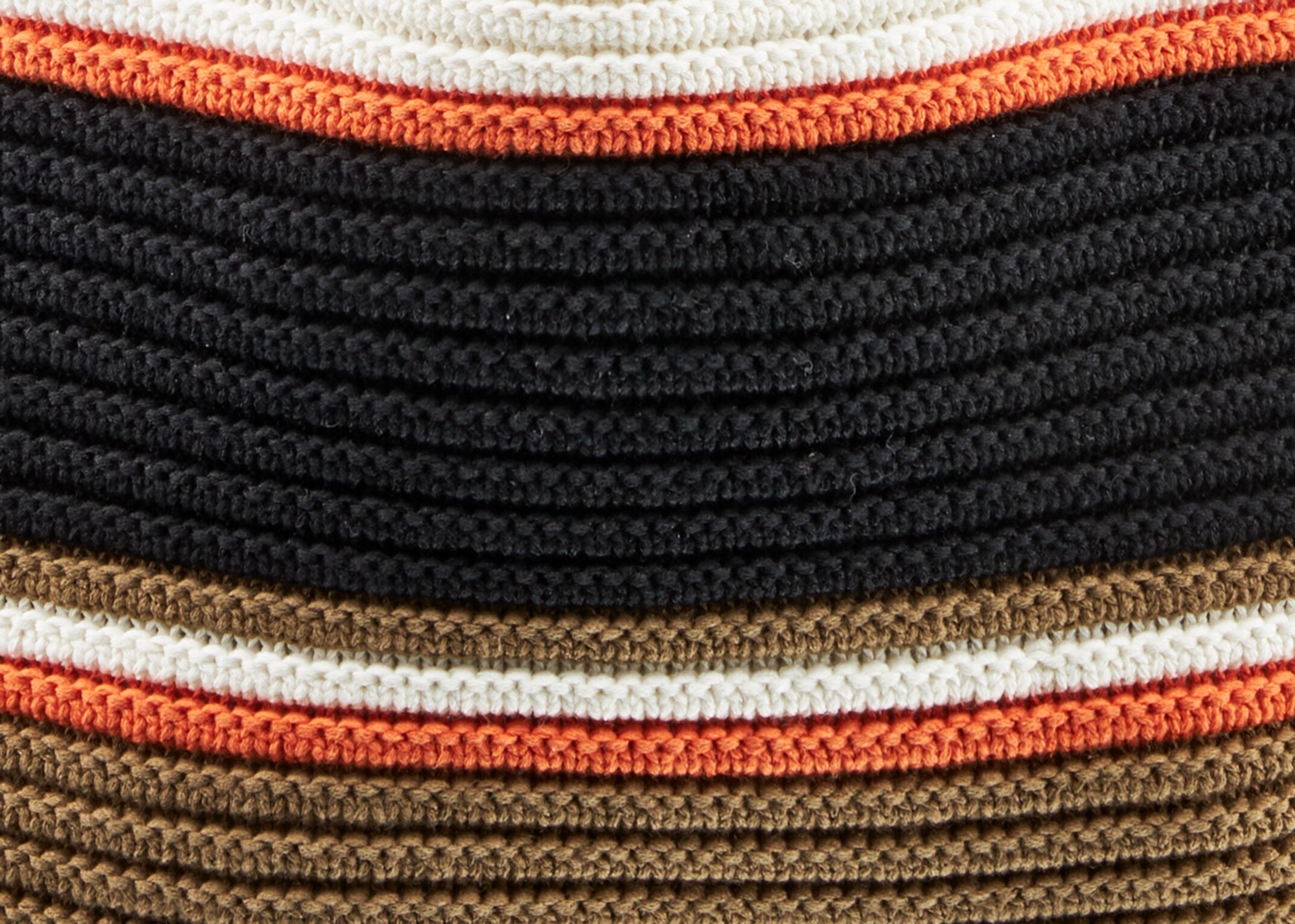 Knitted bag made of linen blend