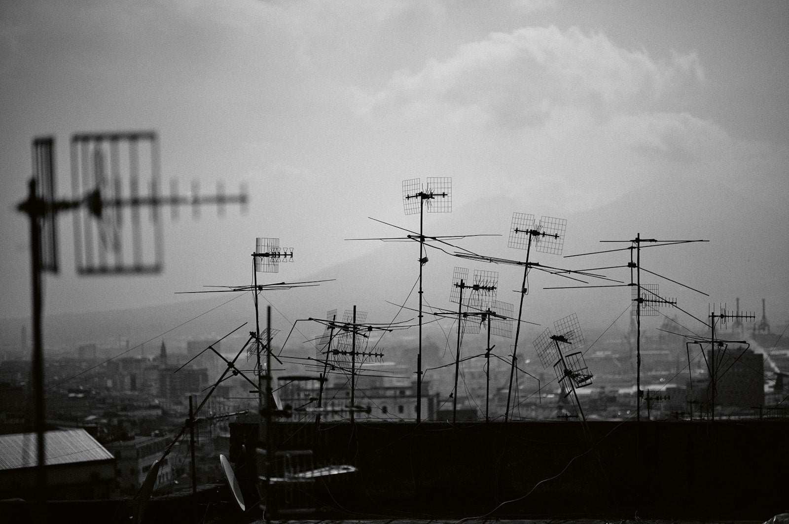 Gestalten Eu Shop-Phil Penman: Street Scenes-Book-Black-Deal-Outlet-by-ARCHIVIST