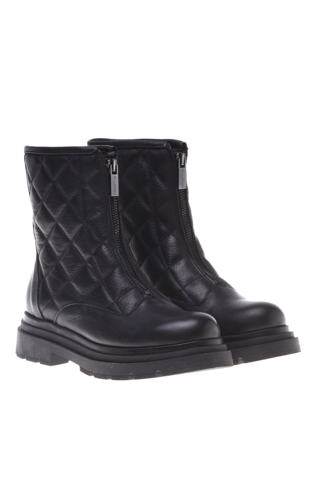 Ankle boot in black quilted leather