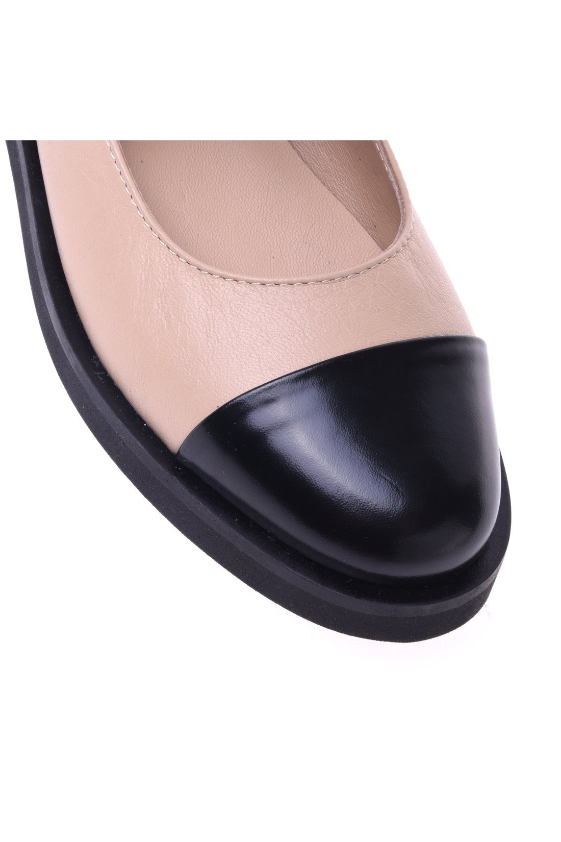 Ballet flat in black and powder nappa leather