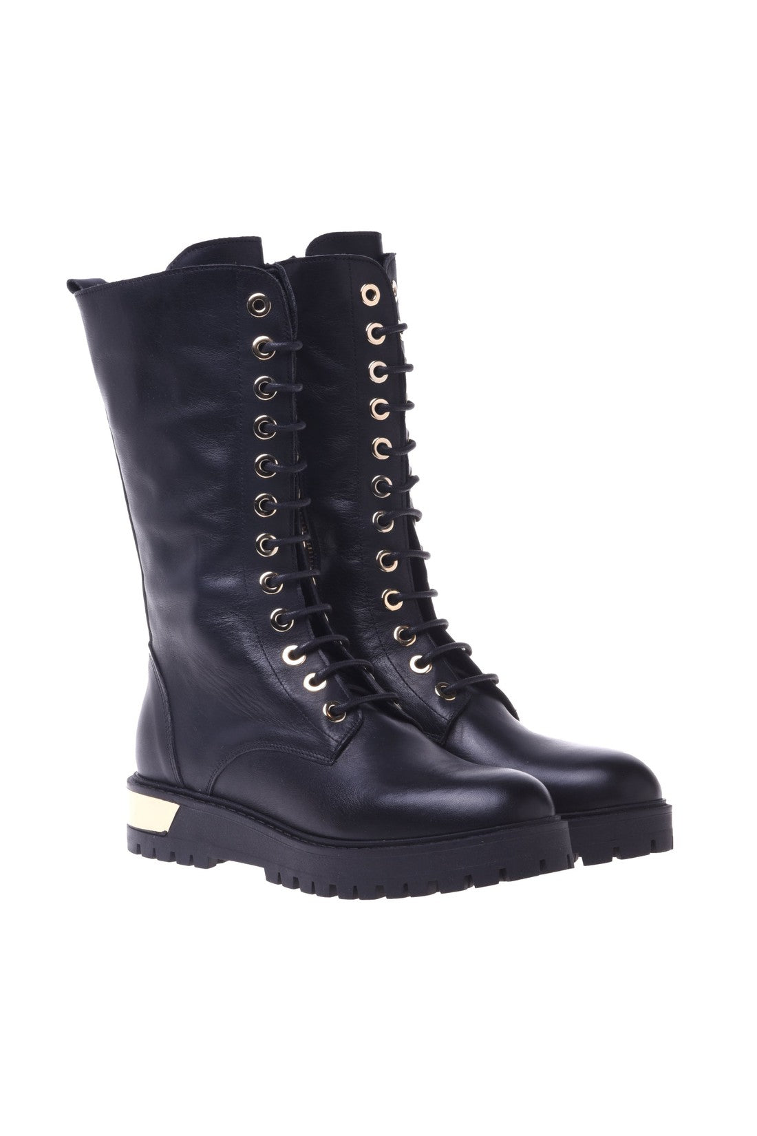 Combat boots in black leather