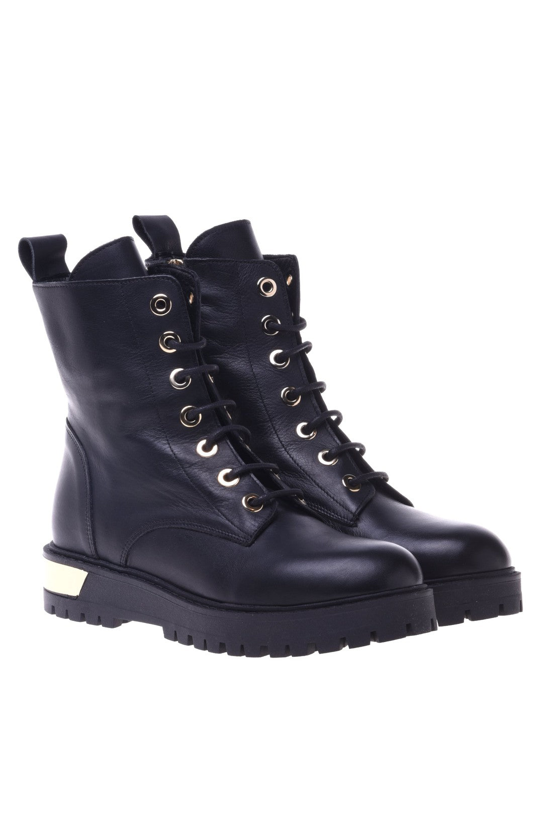 Combat boots in black leather