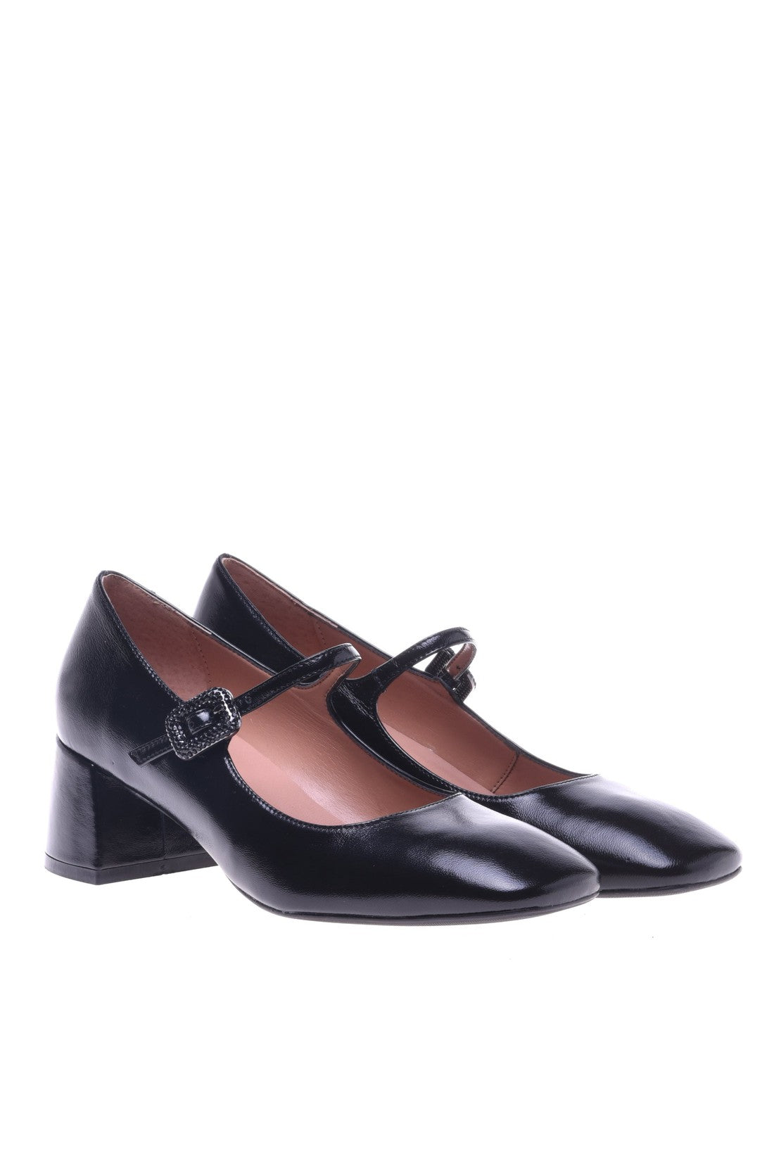 Court shoes in black naplak