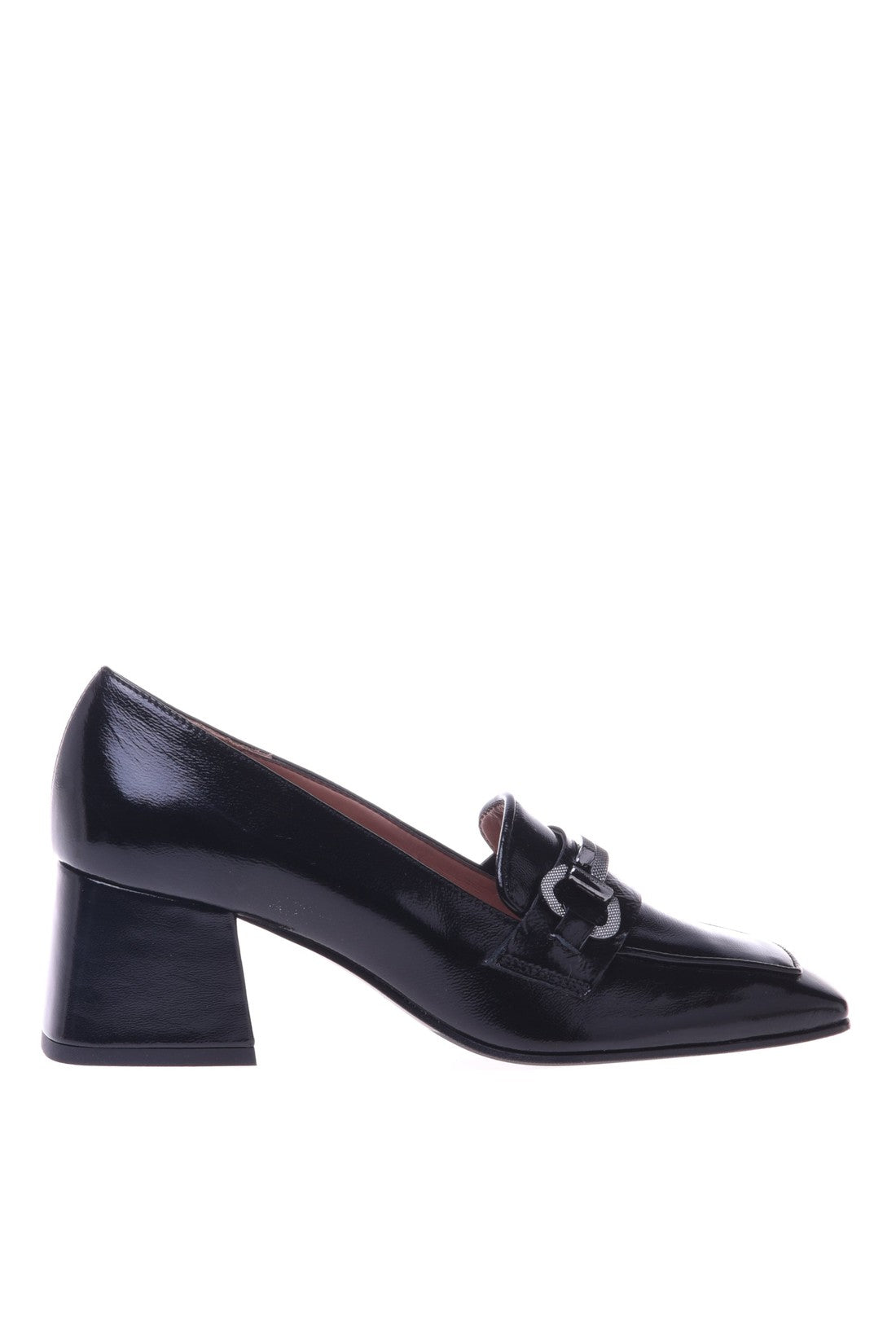 Loafer with heel in black naplak leather