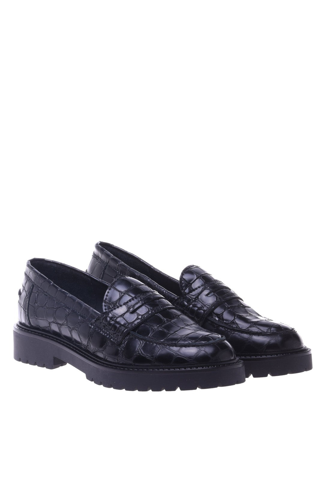 Loafers in black with crocodile print