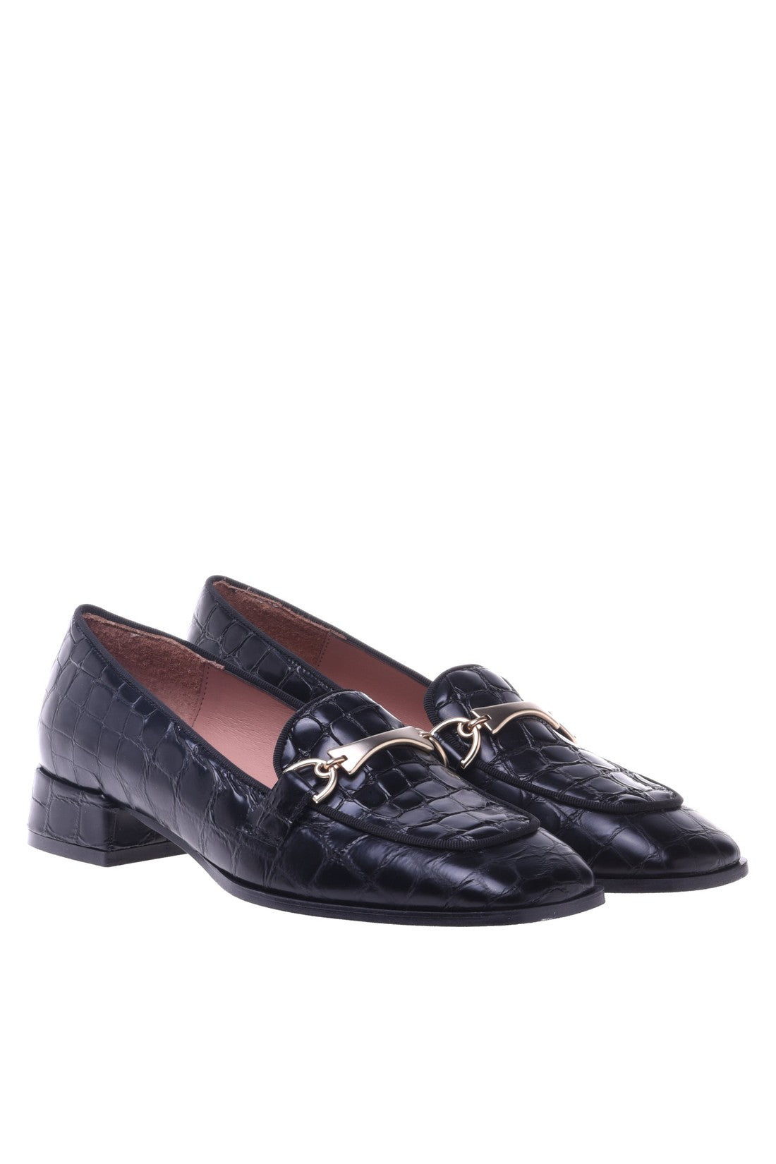 Loafers in black with crocodile print