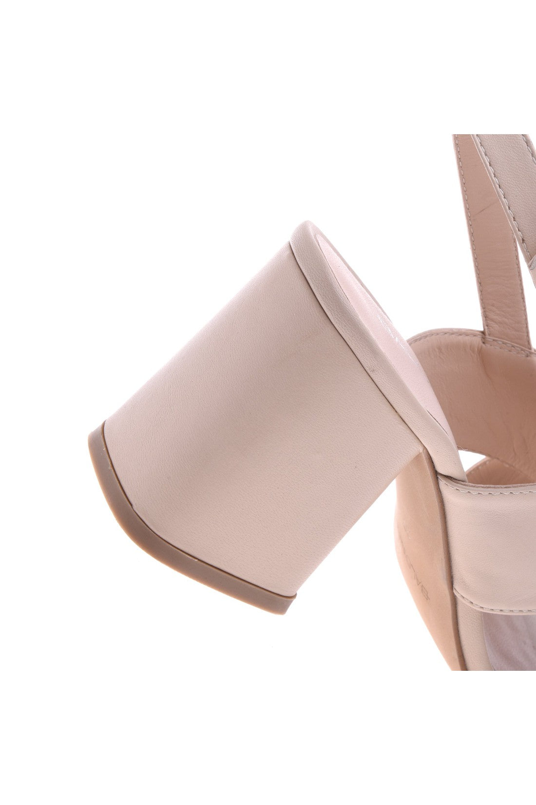 Sandal in beige nappa leather