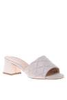 Slipper in cream quilted leather