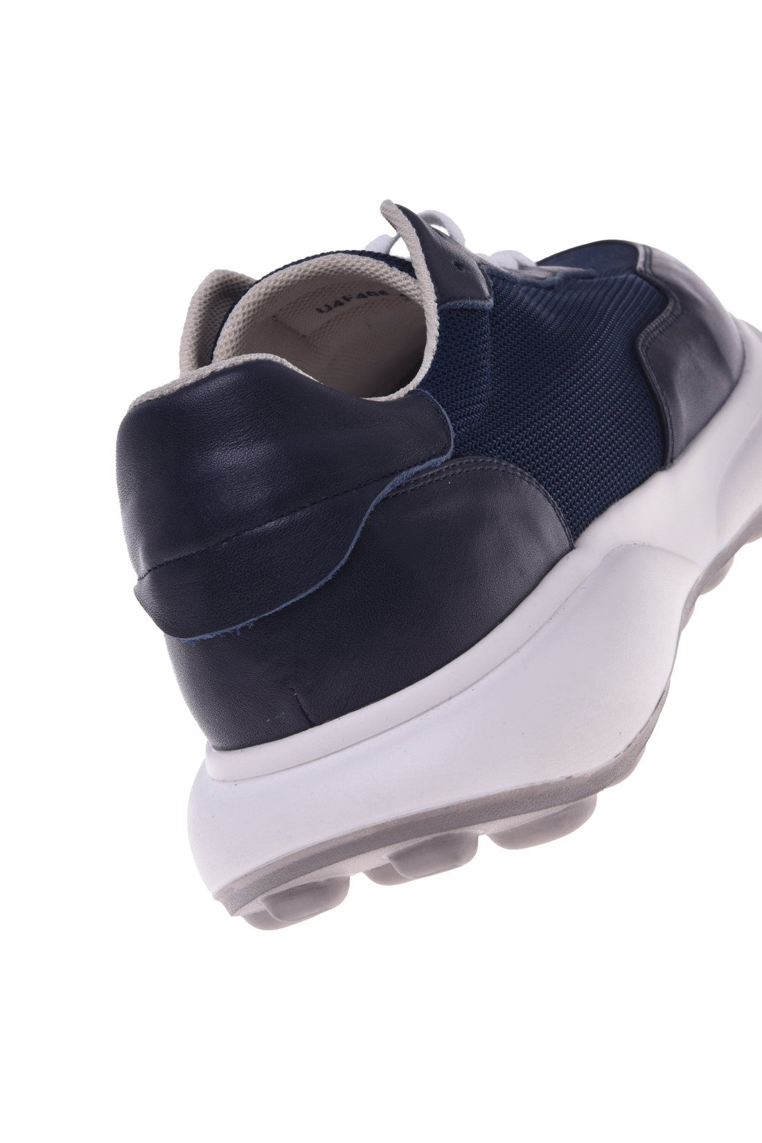 Sneaker in blue calfskin and fabric