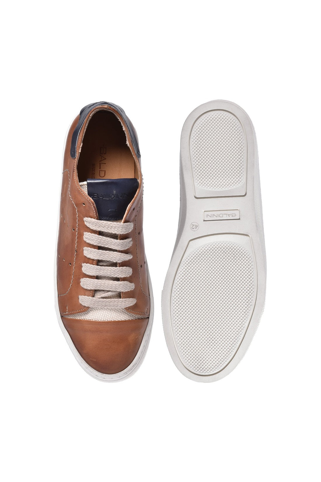 Sneaker in tan calfskin and canvas