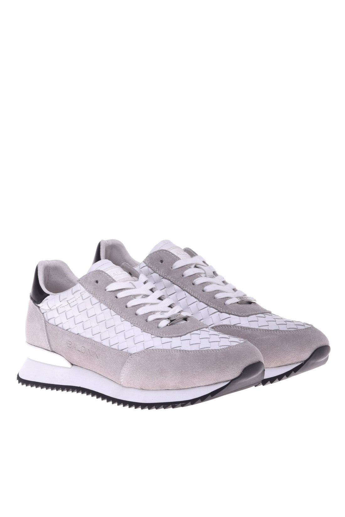 Sneaker in white woven leather