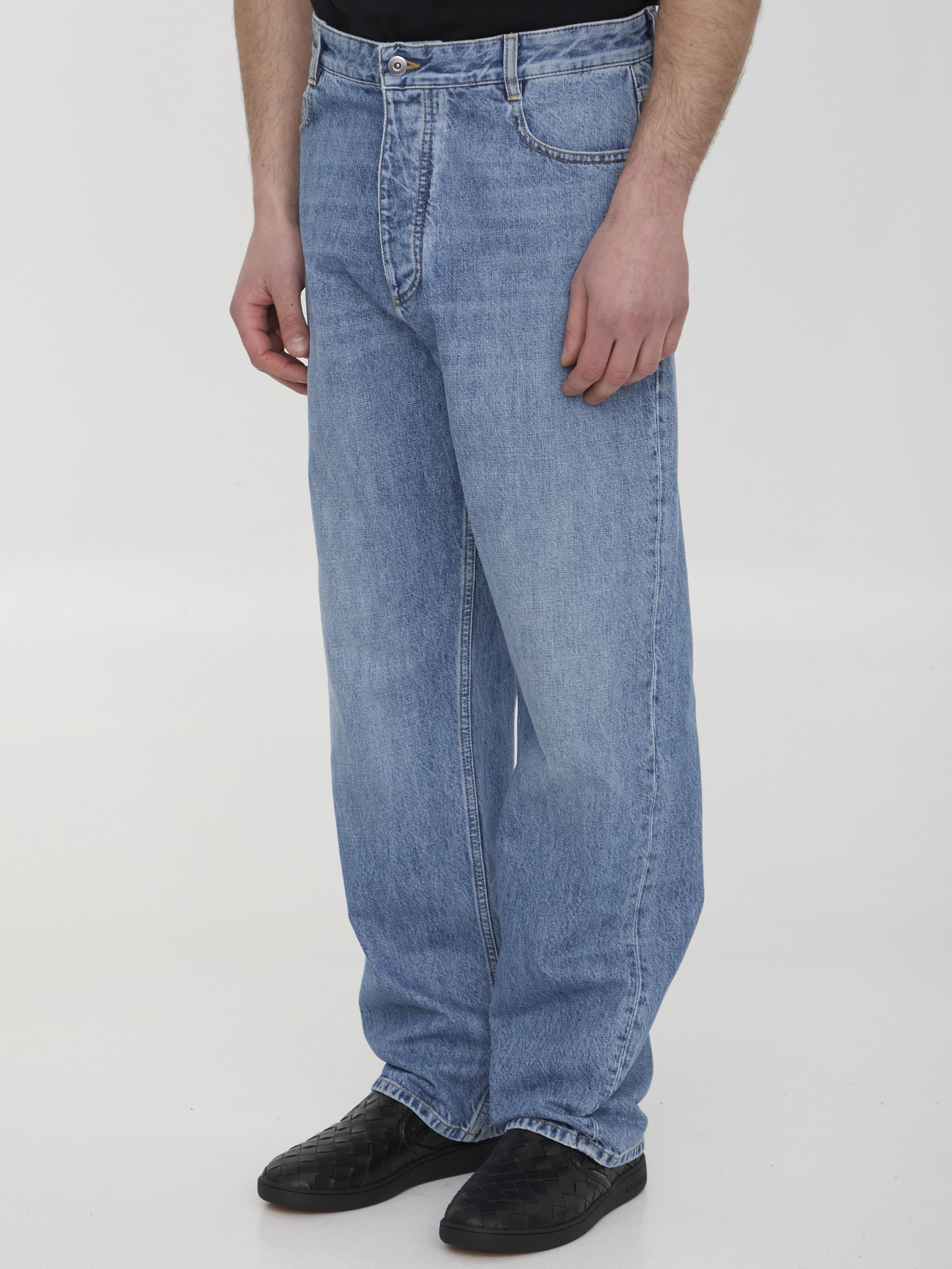 Wide-leg denim jeans