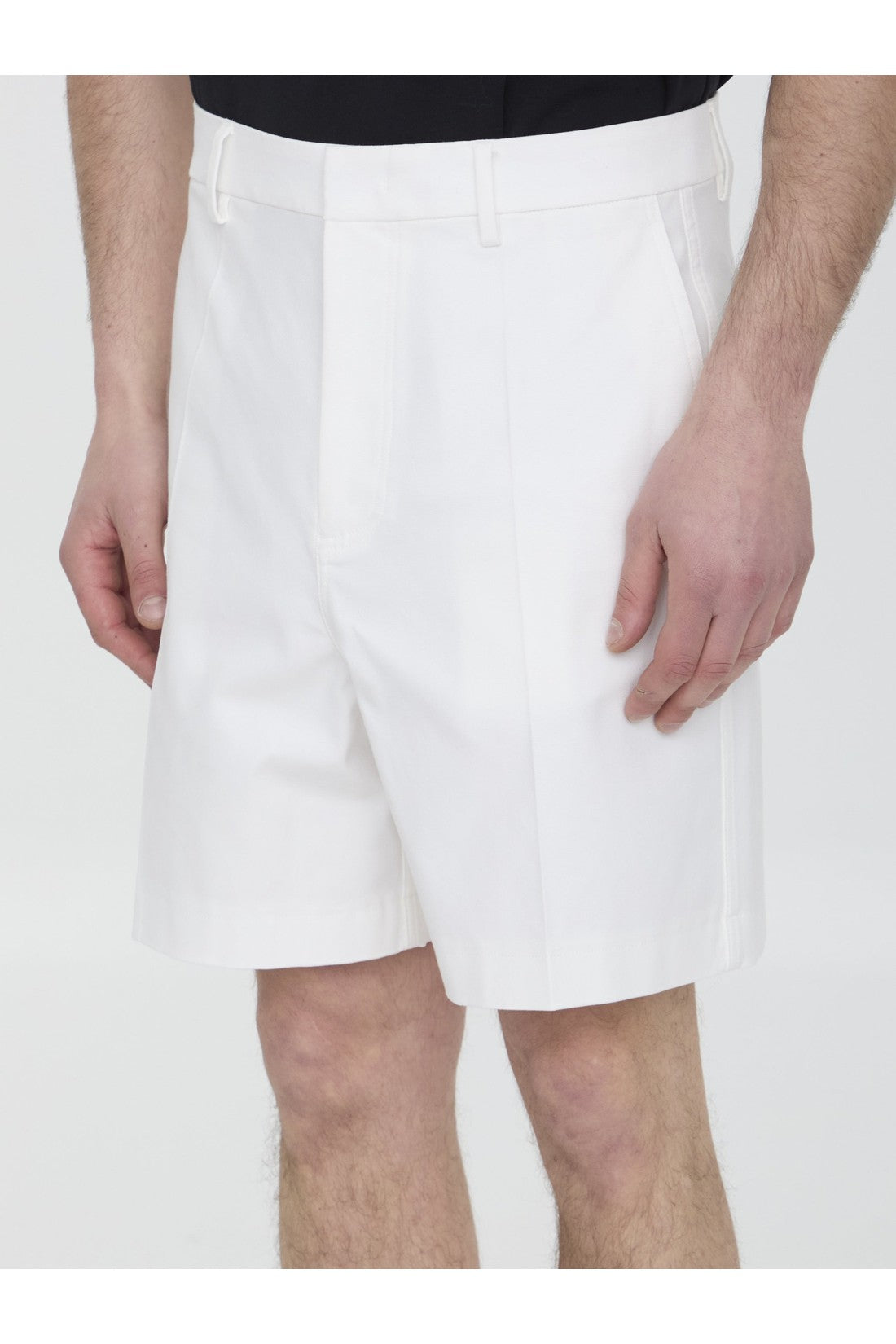 VALENTINO GARAVANI-OUTLET-SALE-Bermuda shorts with V Detail-ARCHIVIST