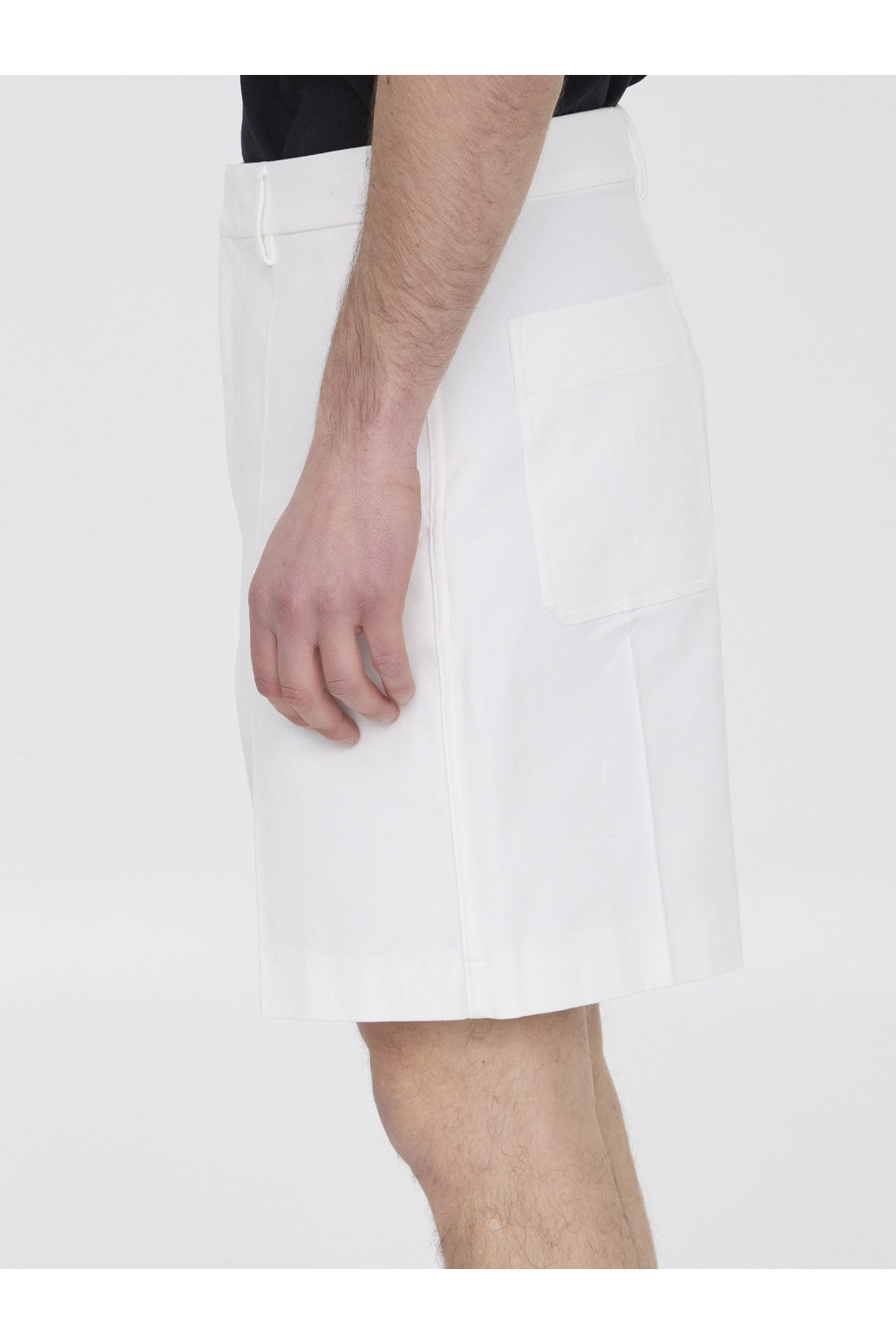 VALENTINO GARAVANI-OUTLET-SALE-Bermuda shorts with V Detail-ARCHIVIST