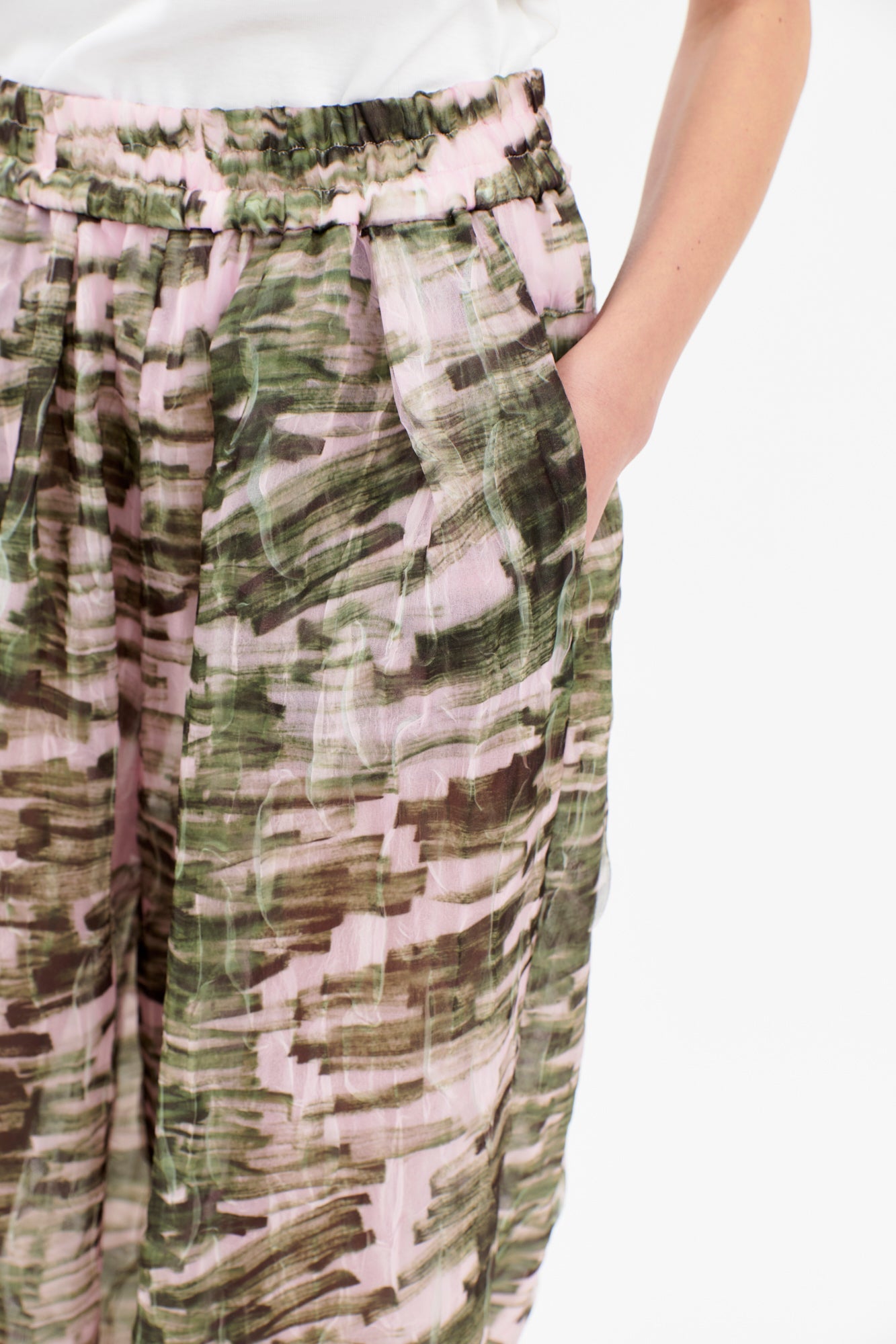 Odeeh-Big Brush Strokes Hose, Bush Green-Hosen-Black-Deal-Outlet-by-ARCHIVIST