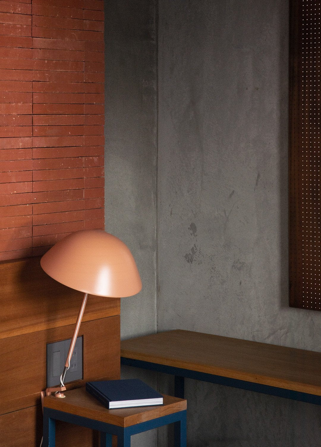 Gestalten Eu Shop-The Touch-Book-Black-Deal-Outlet-by-ARCHIVIST