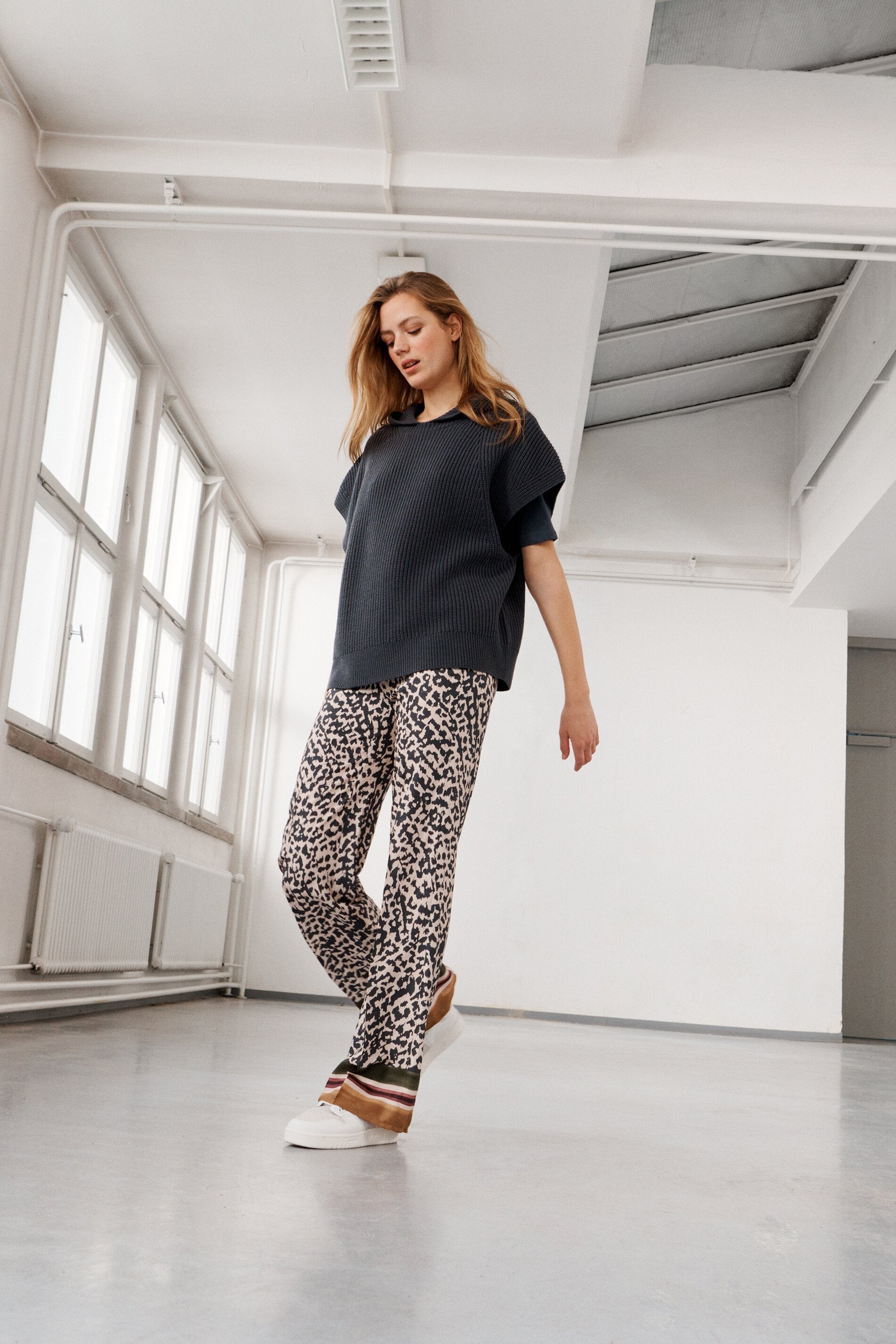 LUISA-CERANO-OUTLET-SALE-Bootcut mit Arty-Animal-Print-ARCHIVIST