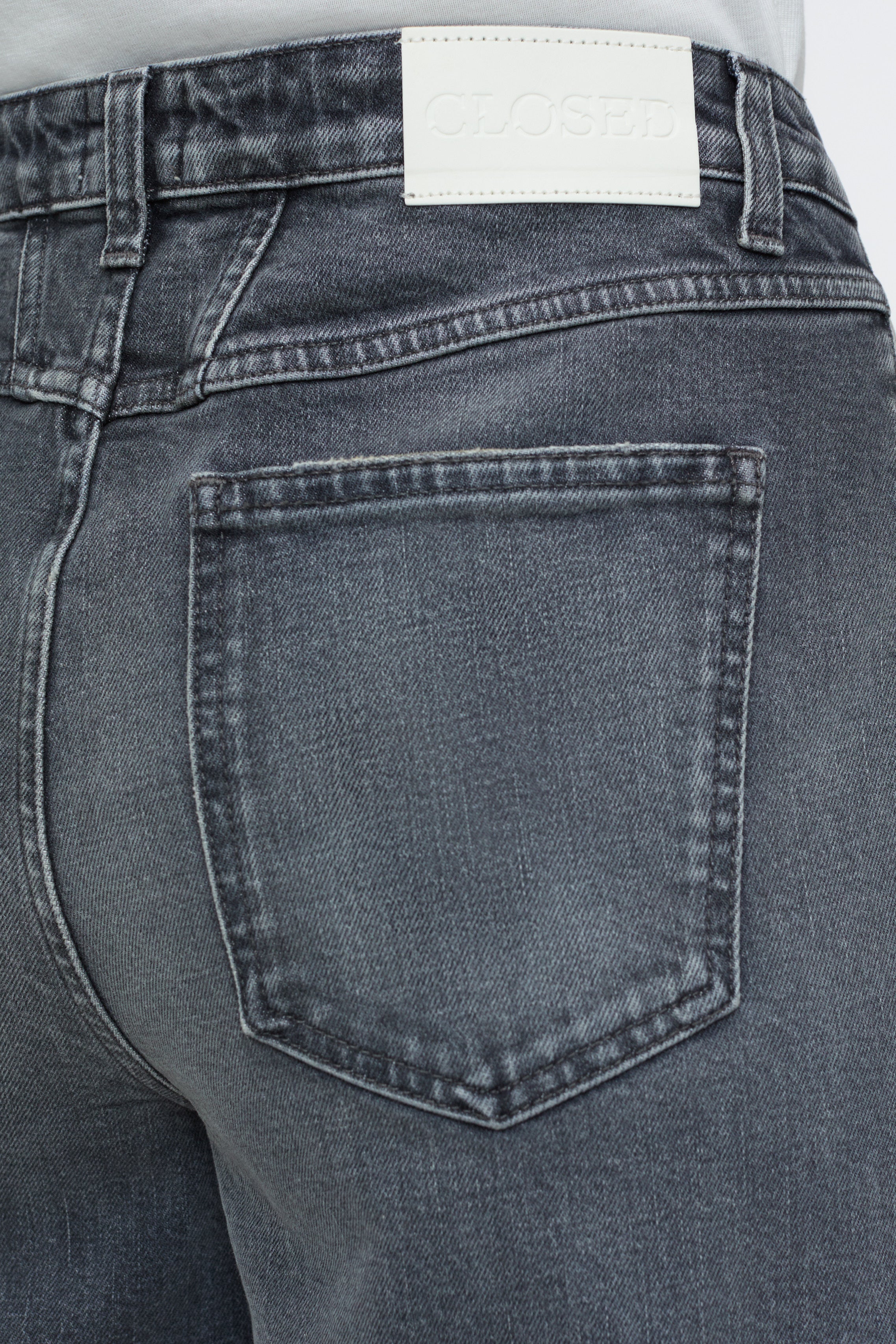 Closed-STOVER-X-Jeans-Black-Deal-Outlet-by-ARCHIVIST