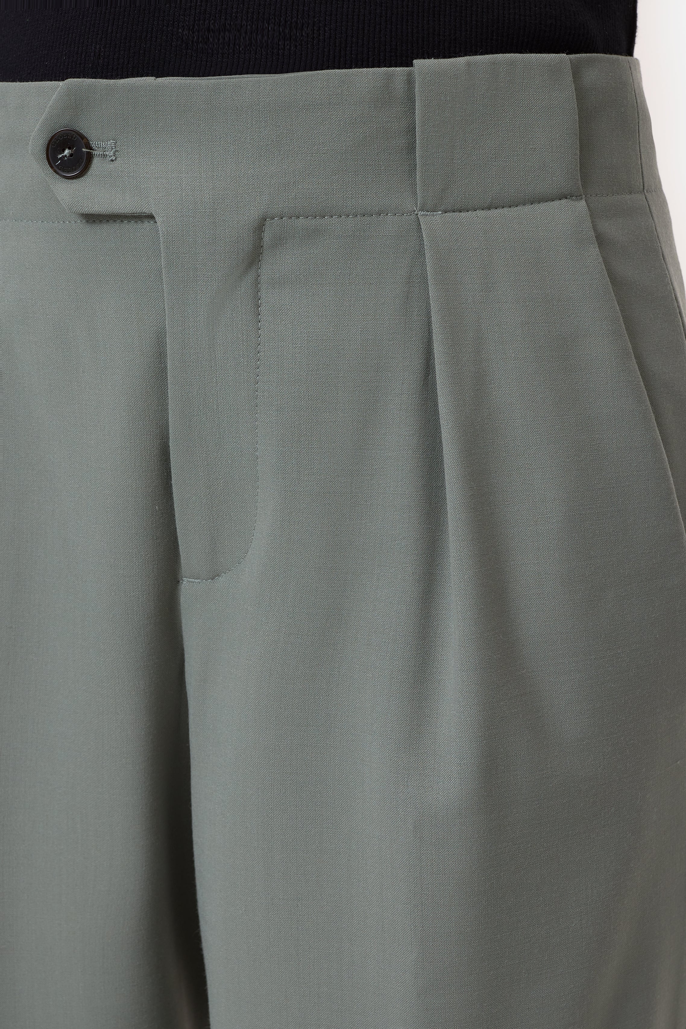 MAWSON-Hosen-Closed-ARCHIVIST