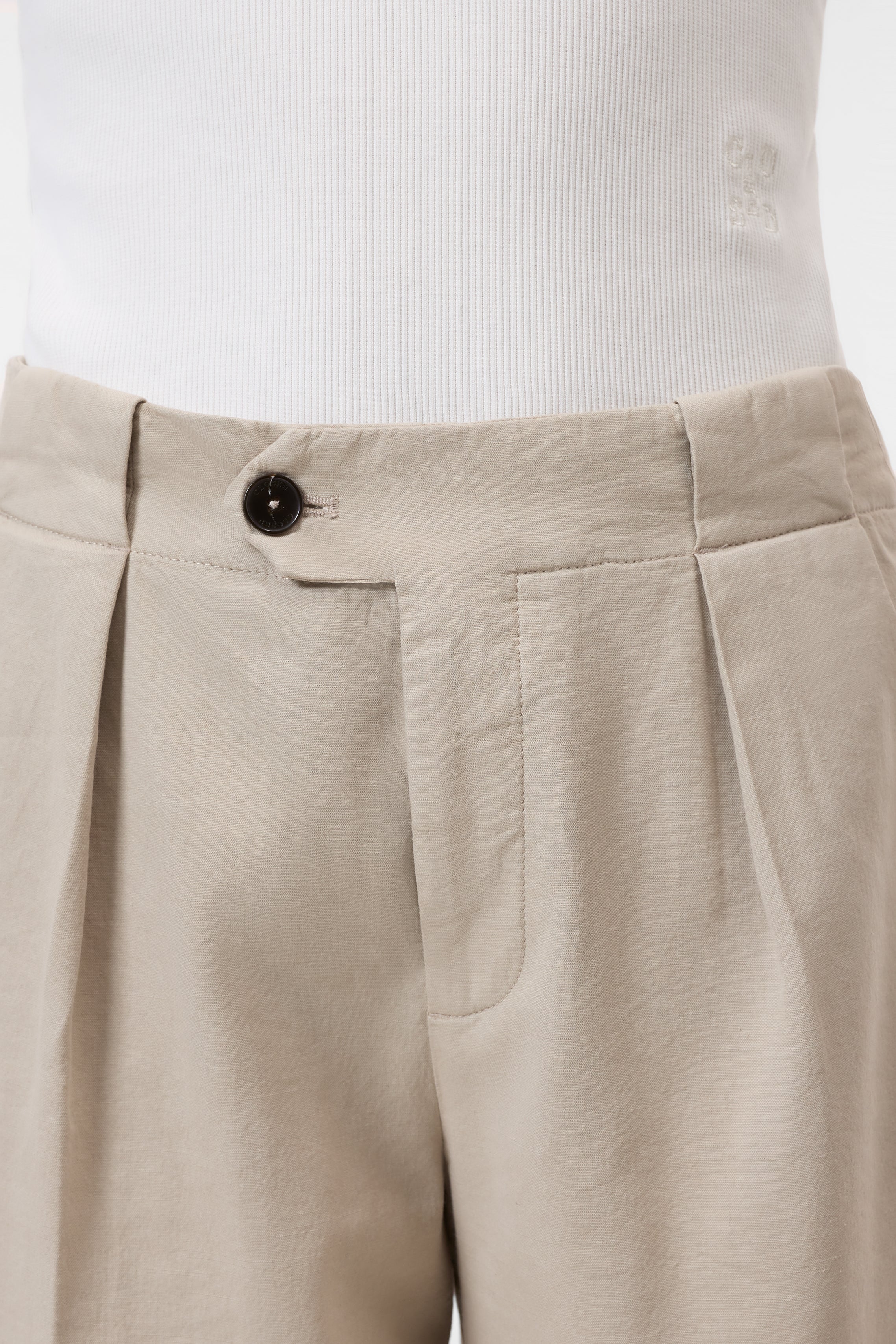 MAWSON-Hosen-Closed-ARCHIVIST