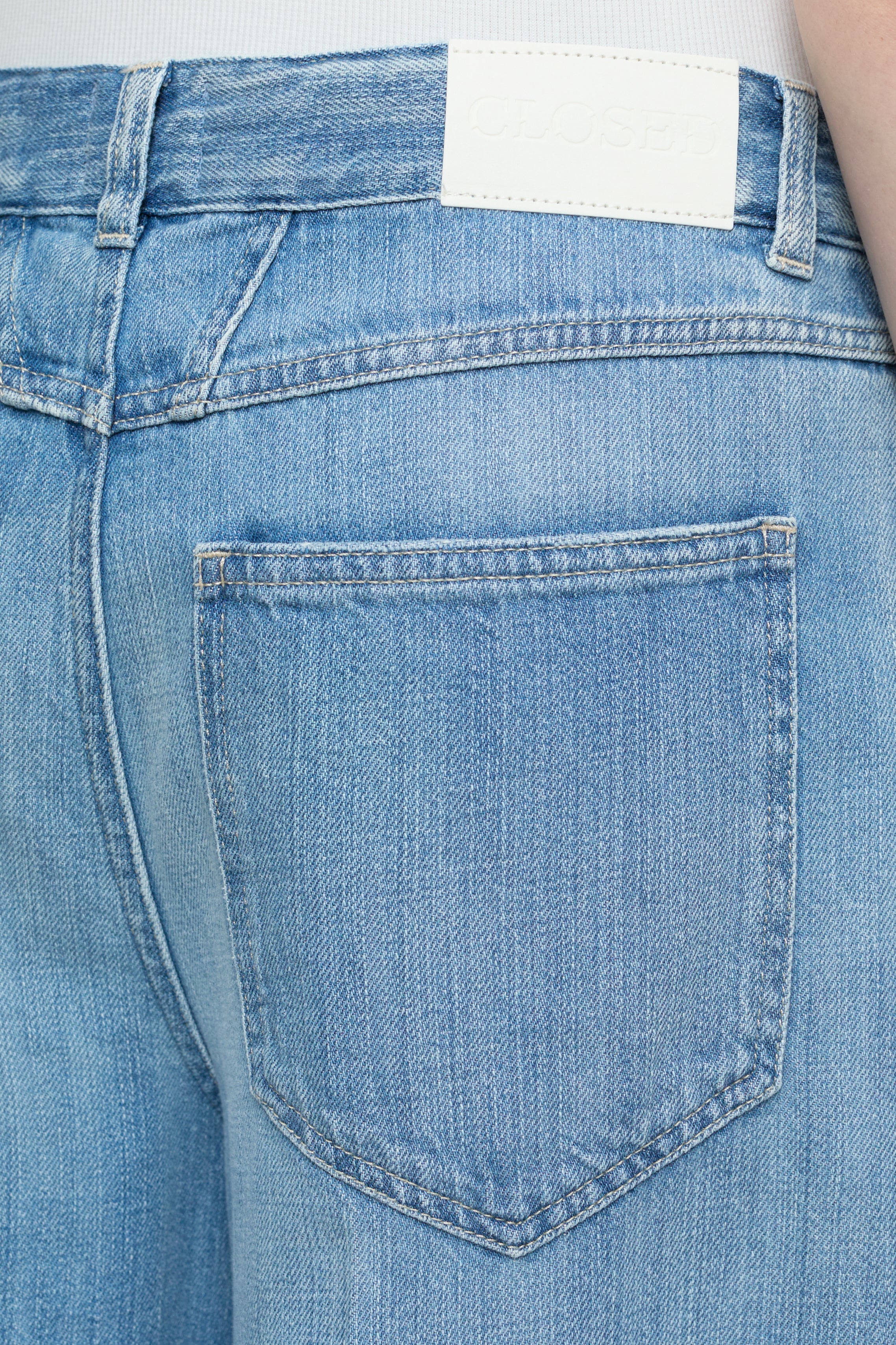 LYNA-Jeans-Closed-ARCHIVIST