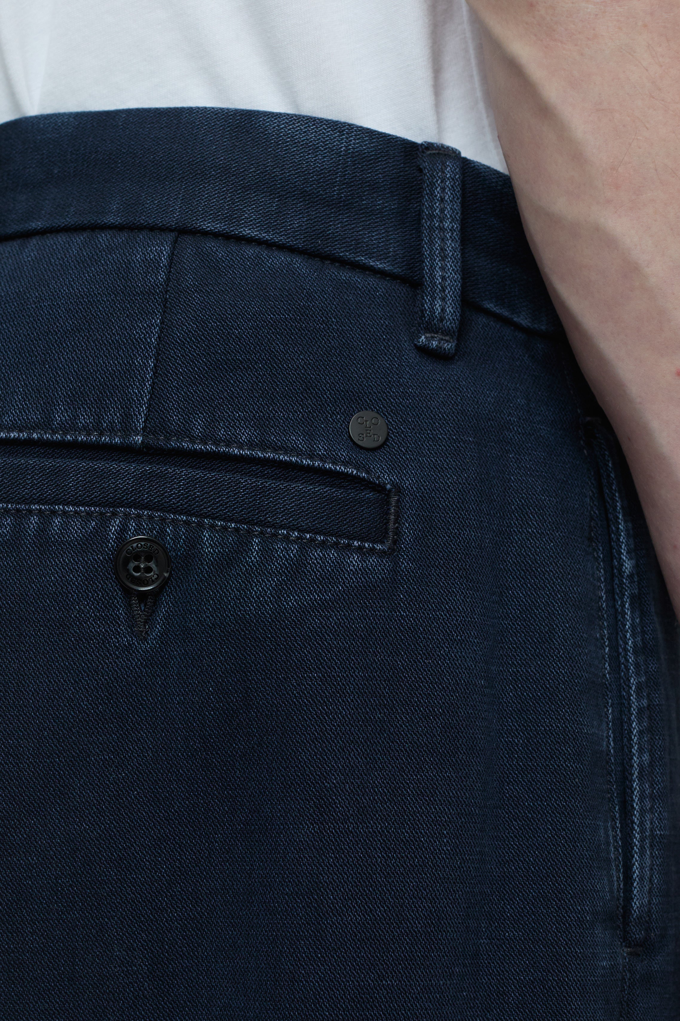 Closed-TACOMA TAPERED-Jeans-Black-Deal-Outlet-by-ARCHIVIST