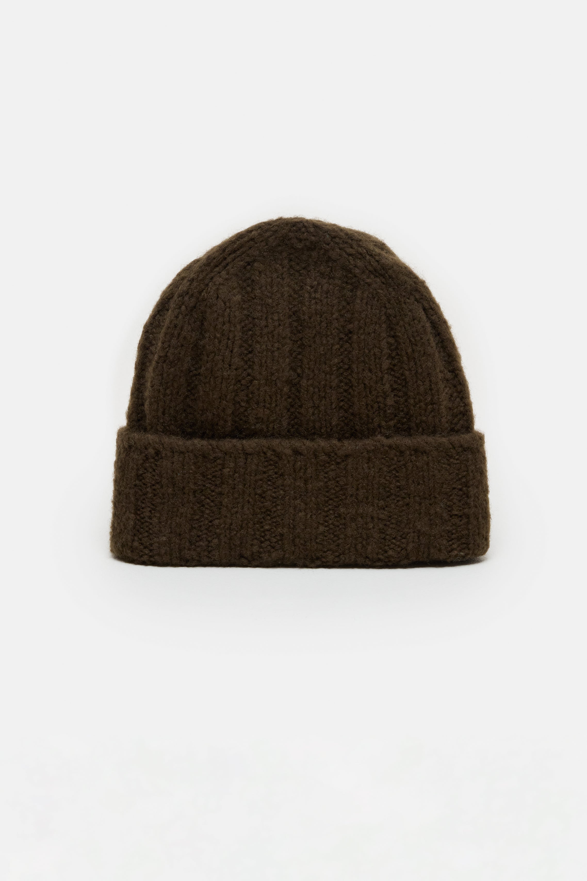 CABLE KNITTED BEANIE