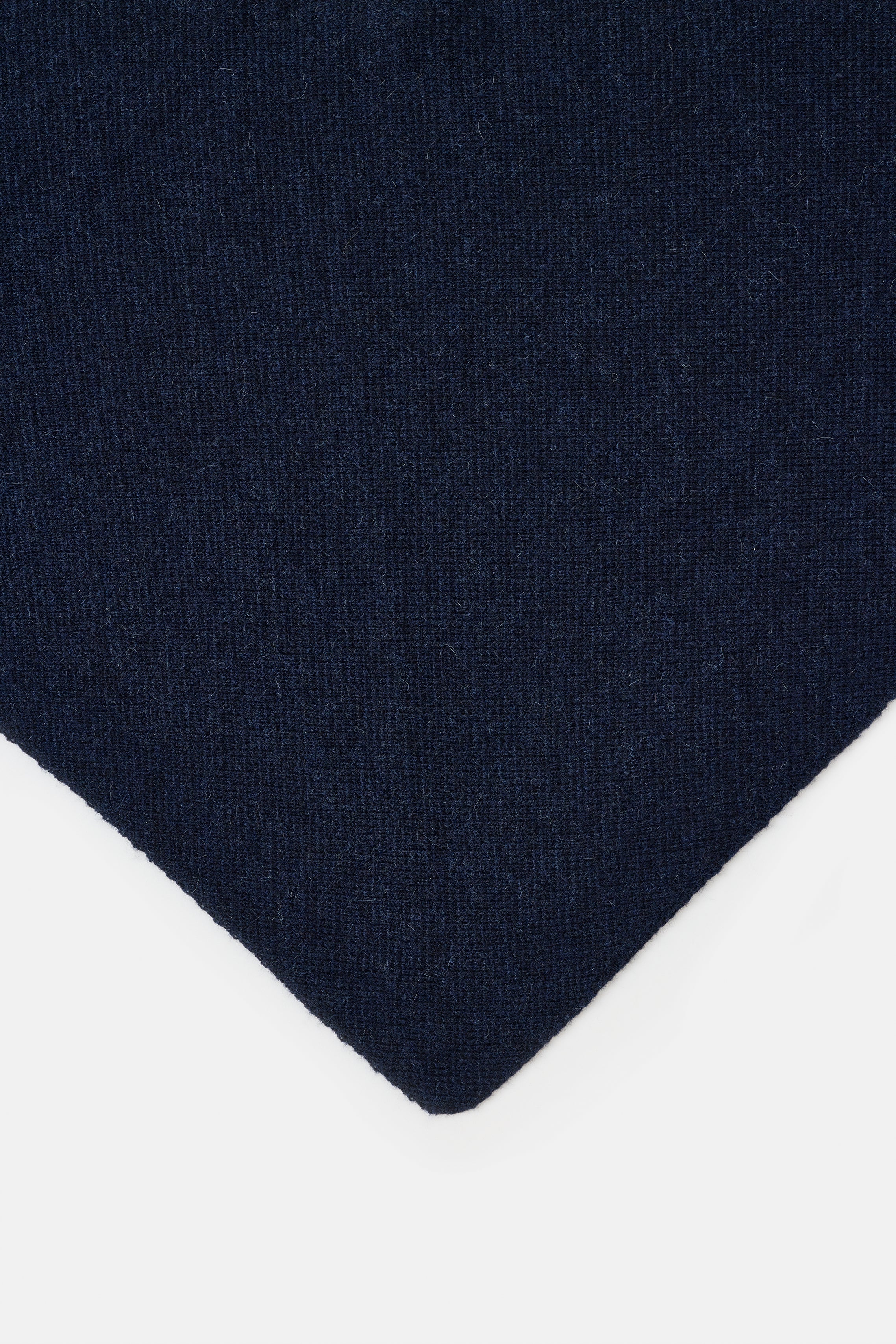 KNITTED SCARF