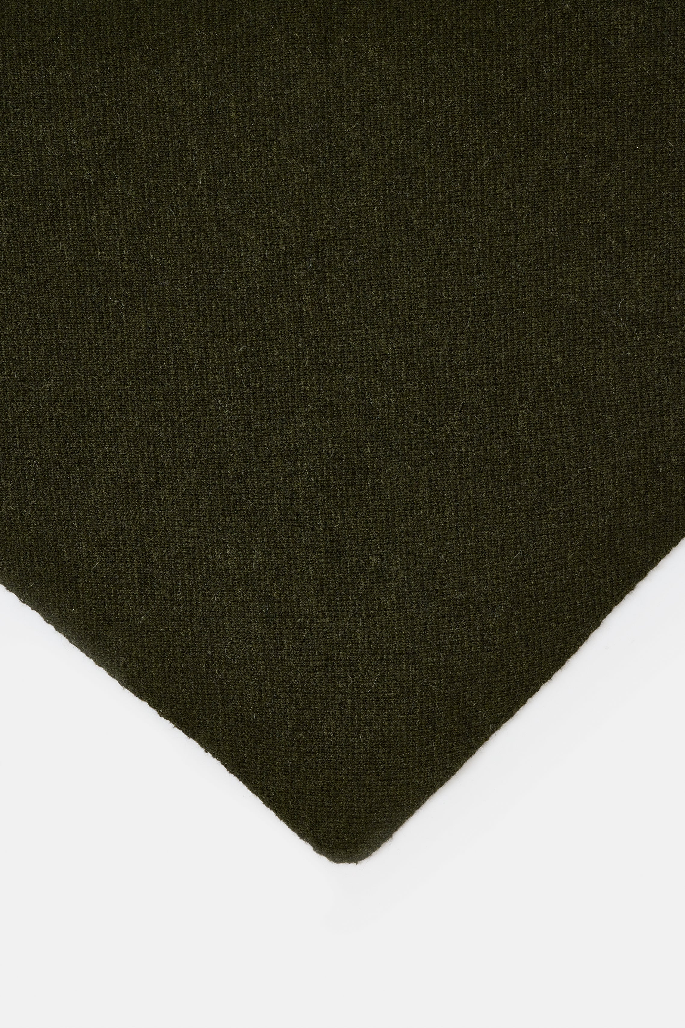 KNITTED SCARF